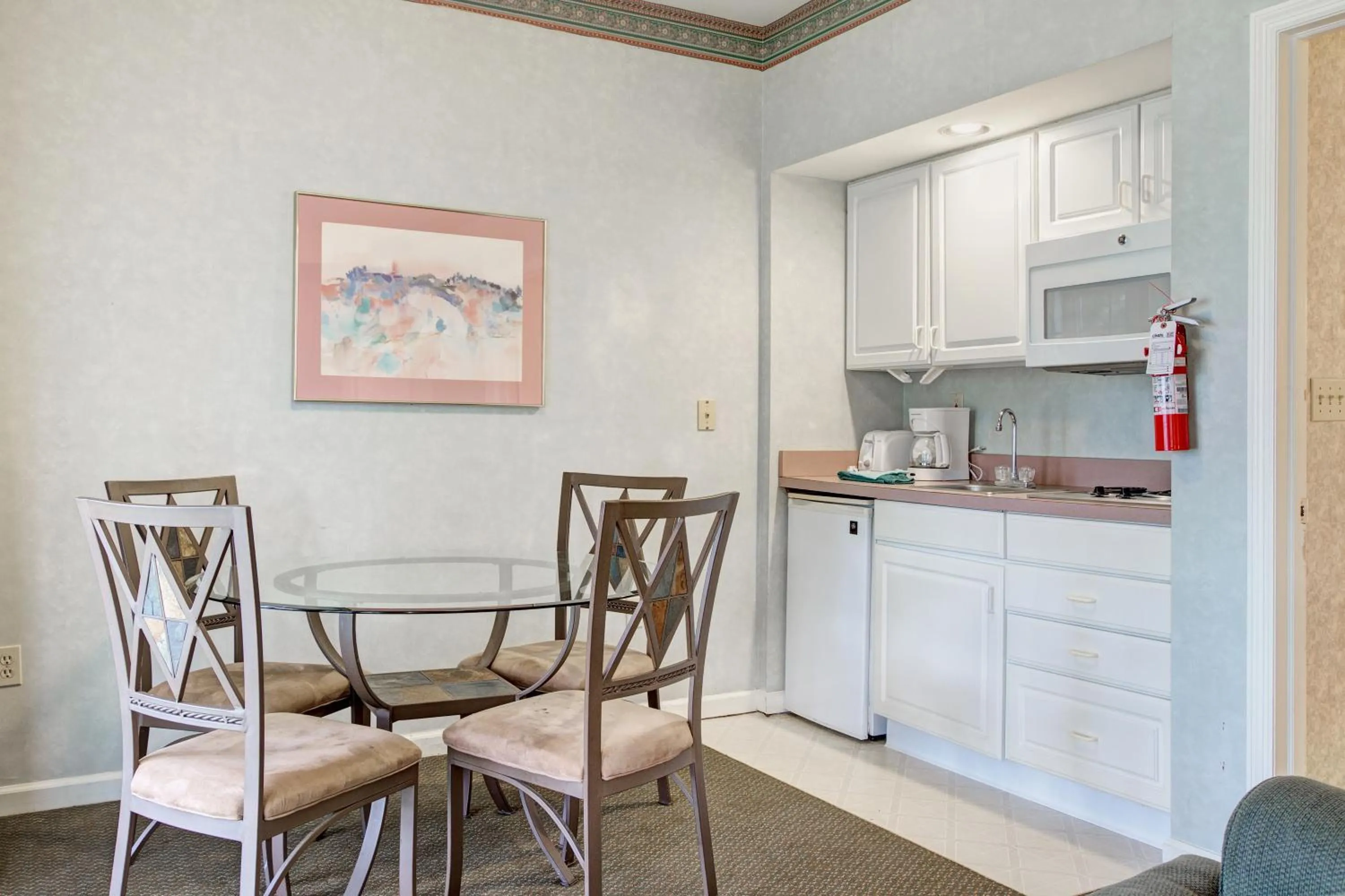 Dining area in Pocono Mountain Villas by Exploria Resorts