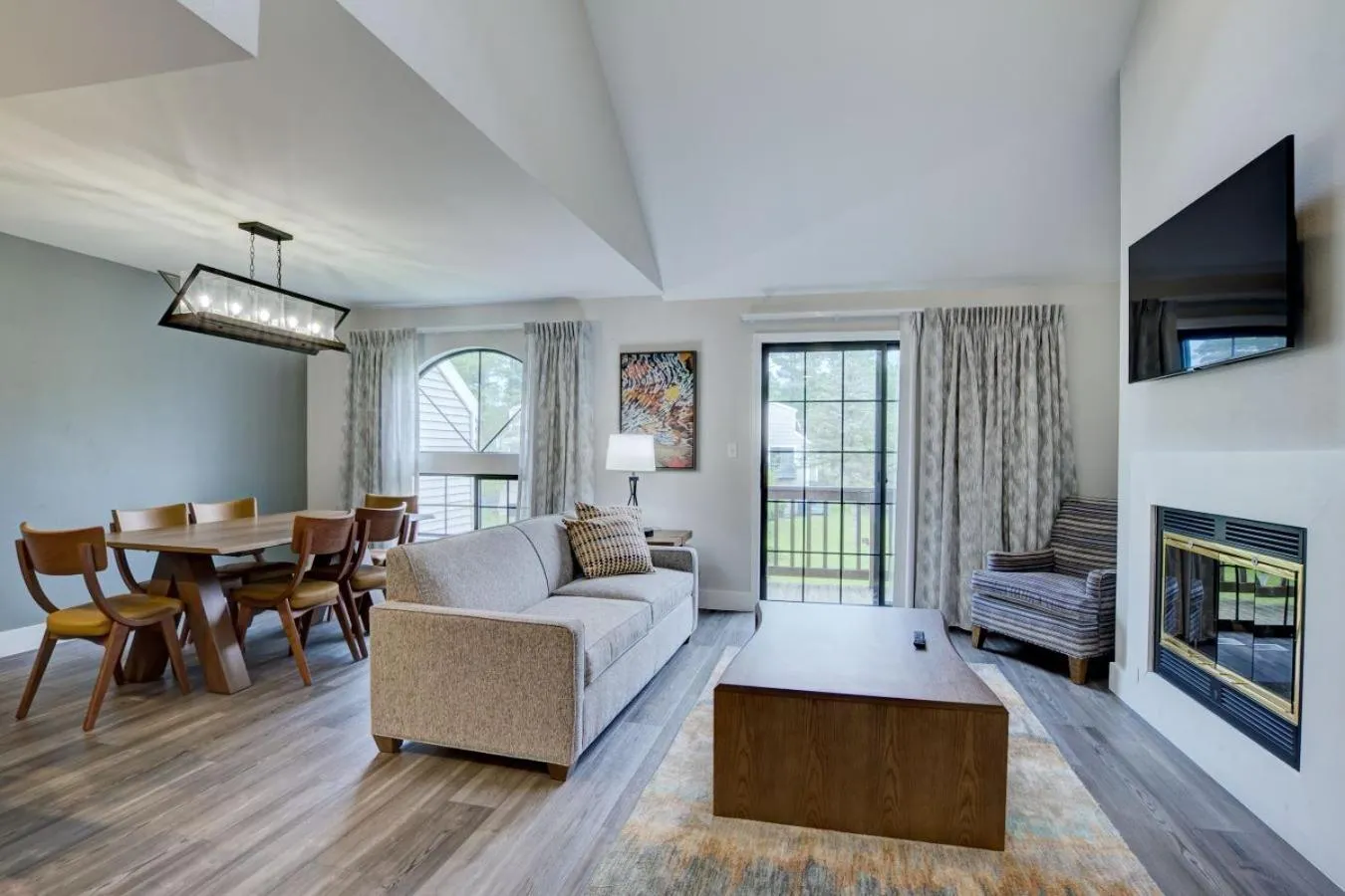 Living room in Pocono Mountain Villas by Exploria Resorts