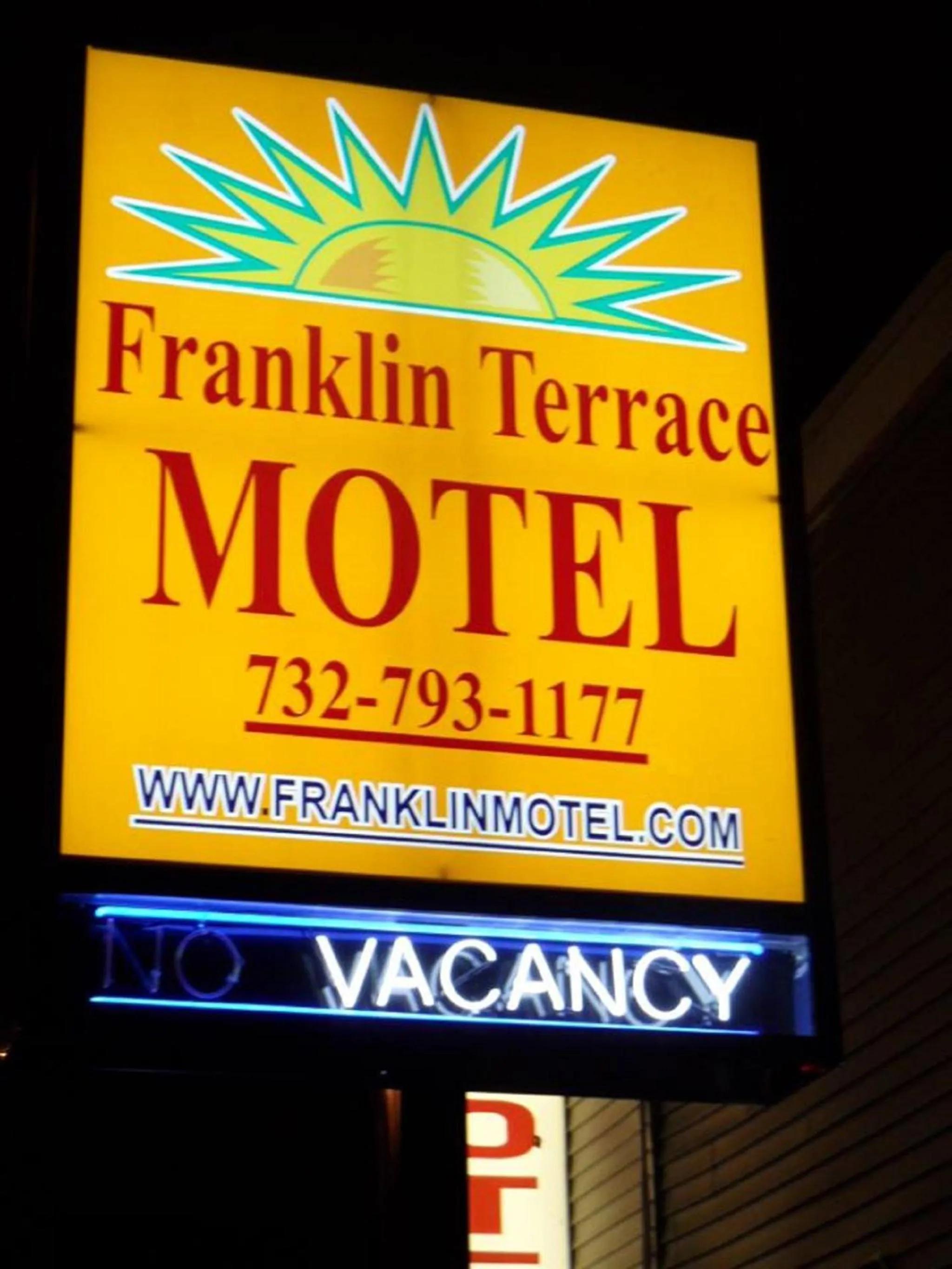 Logo/Certificate/Sign in Franklin Terrace Motel