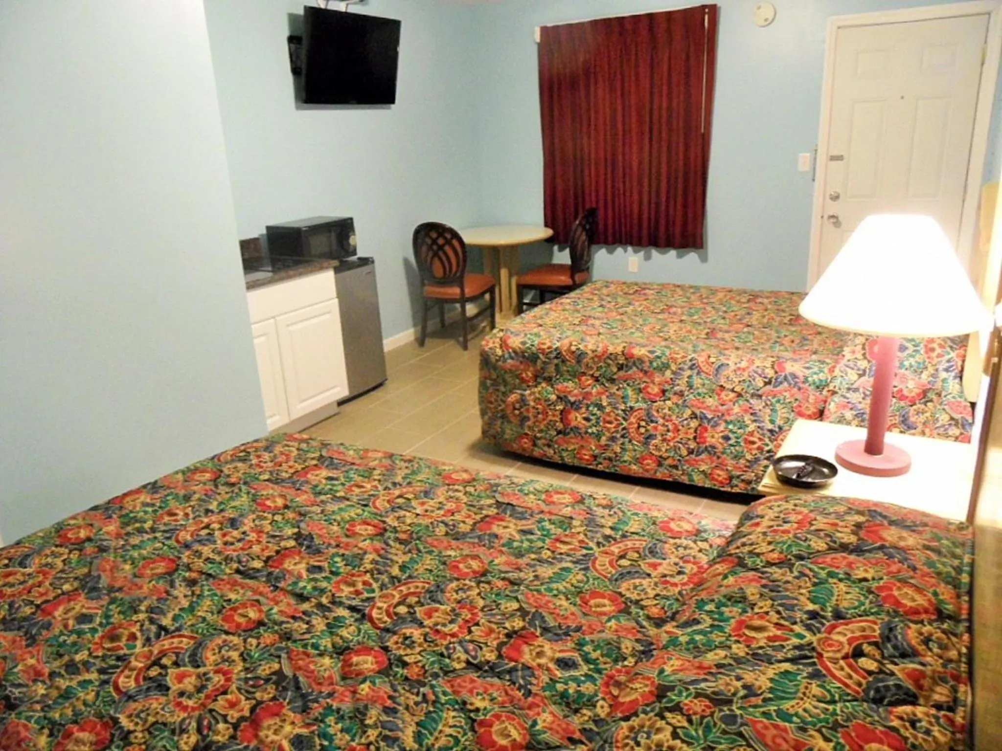 TV and multimedia, Bed in Franklin Terrace Motel