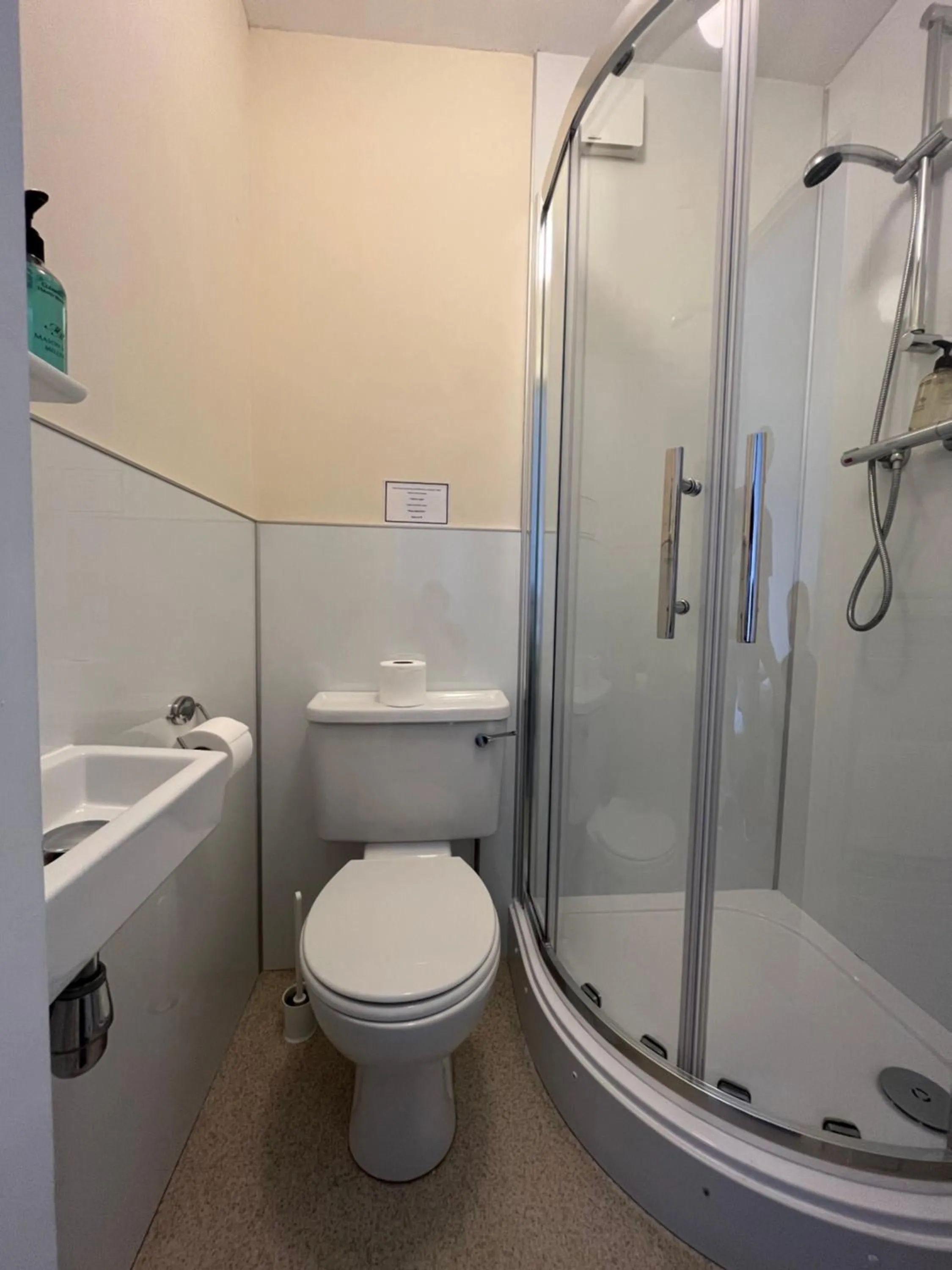 Bathroom in The Kelvin Hotel