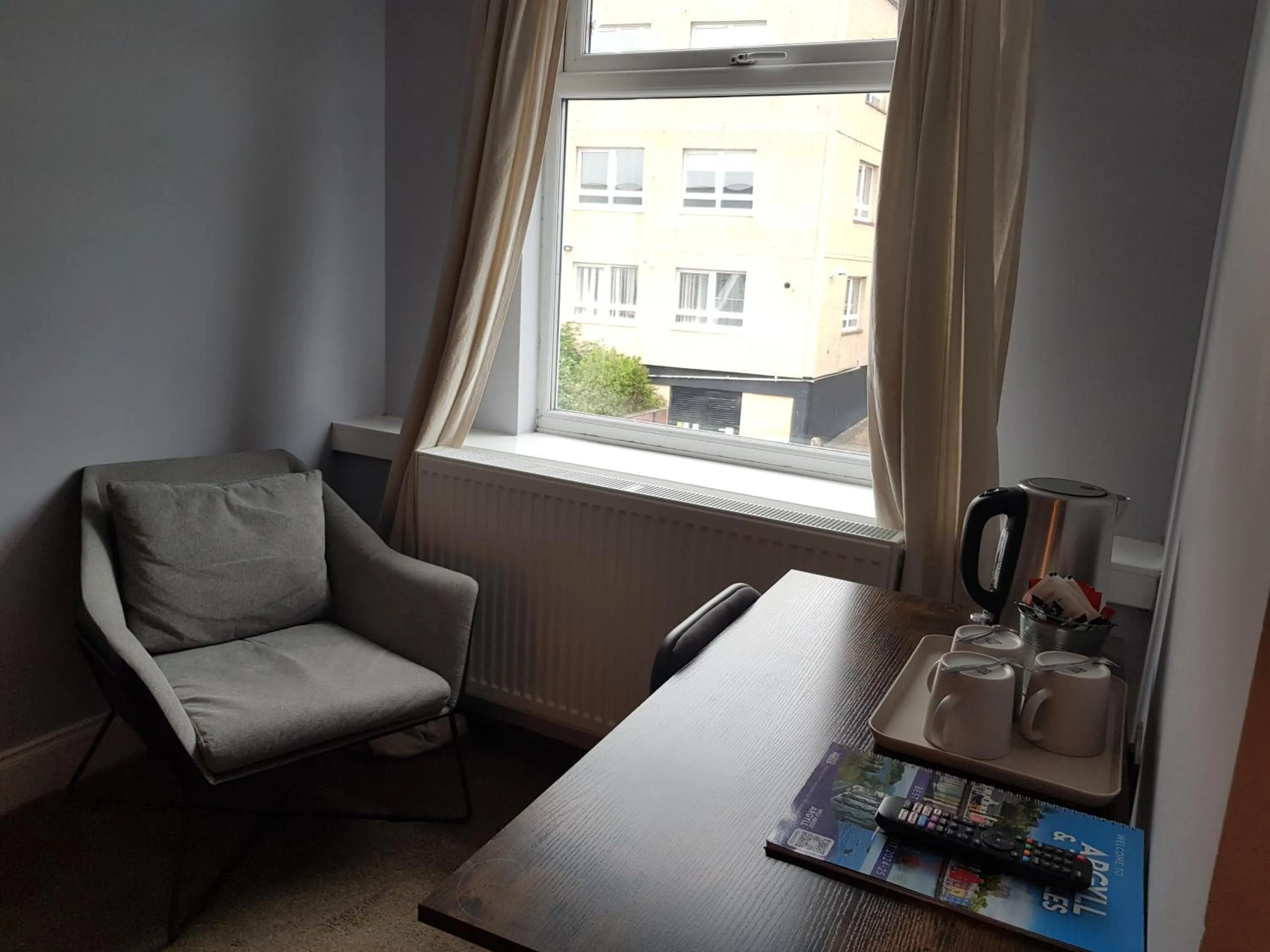 Coffee/tea facilities in The Kelvin Hotel