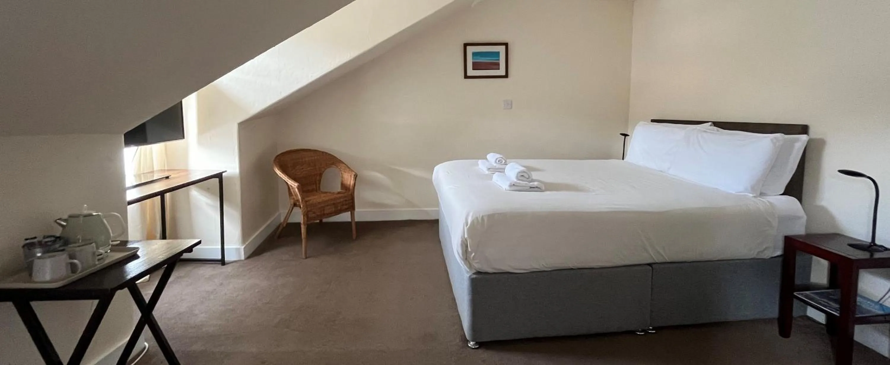 Bed in The Kelvin Hotel