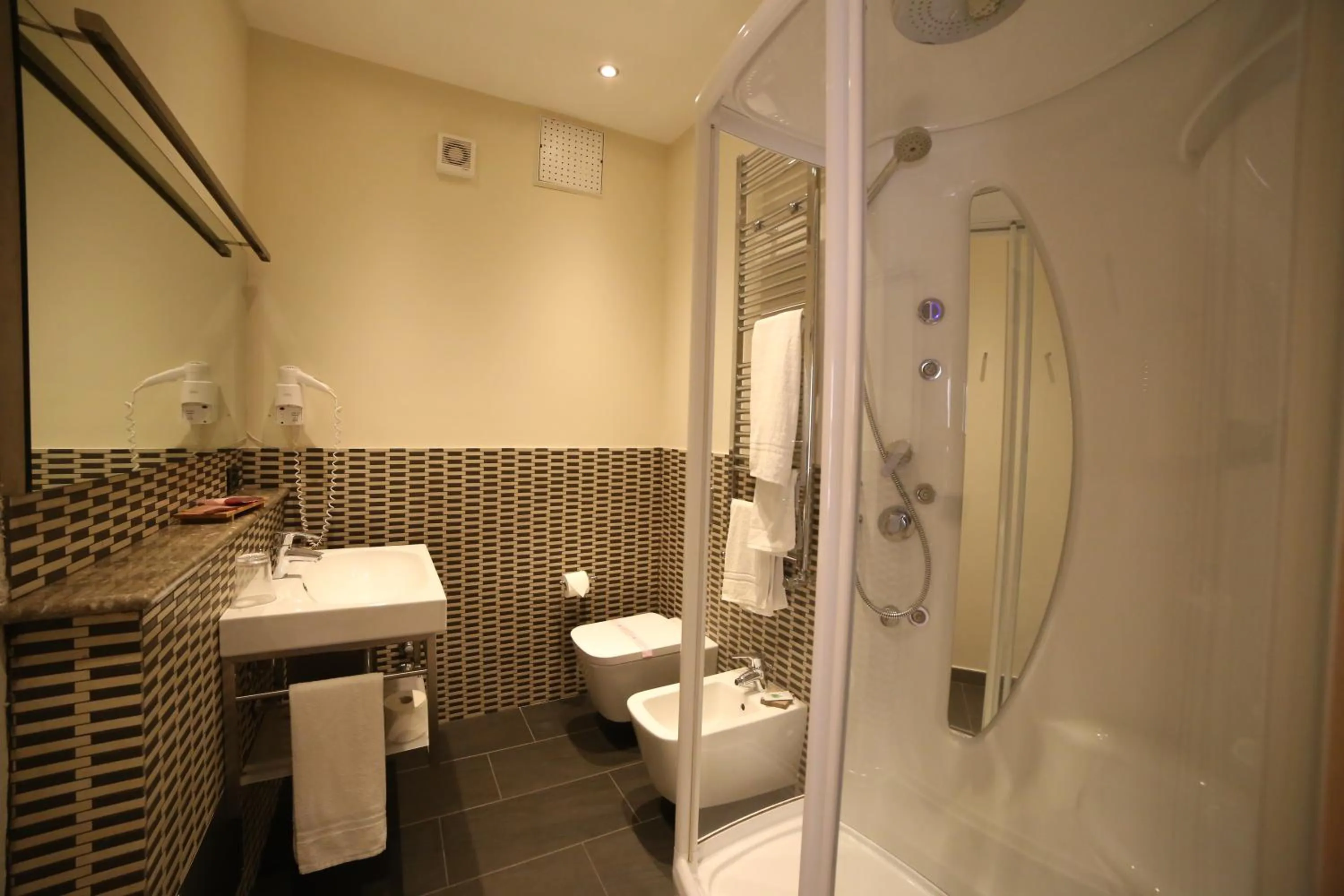 Bathroom in BB 10 Serpotta - Palazzo Riolo & Restaurant