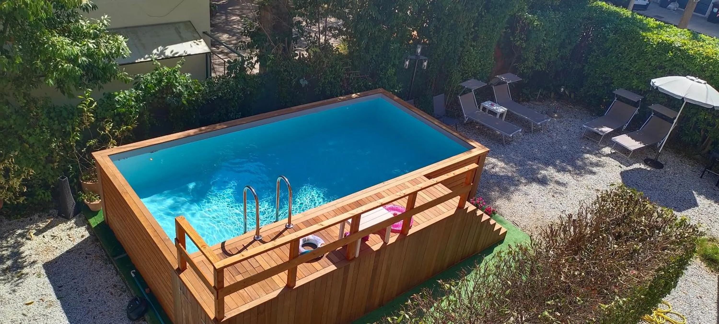 Pool view in B&B Villa Regina