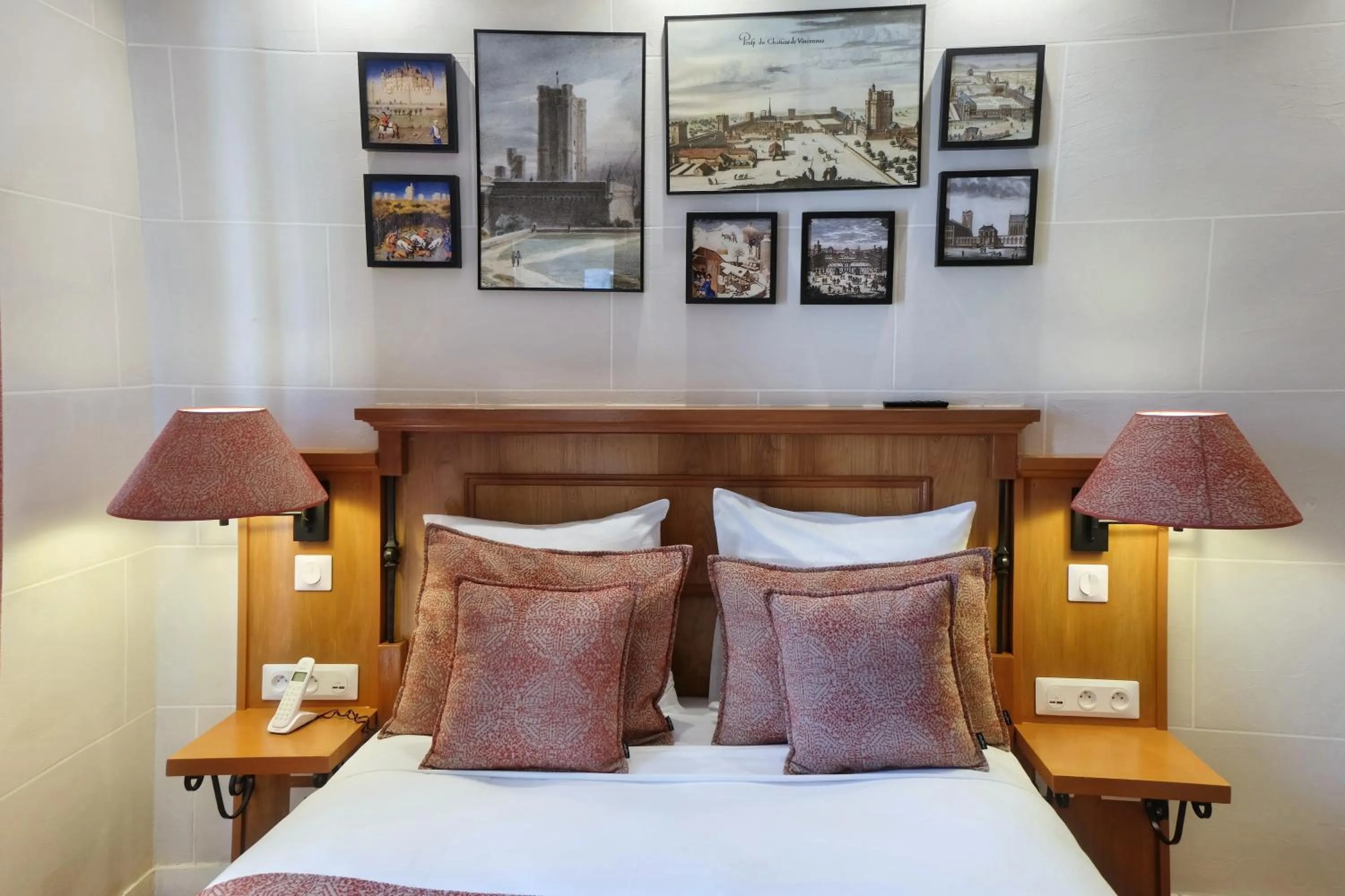 Bed in Hôtel du Château