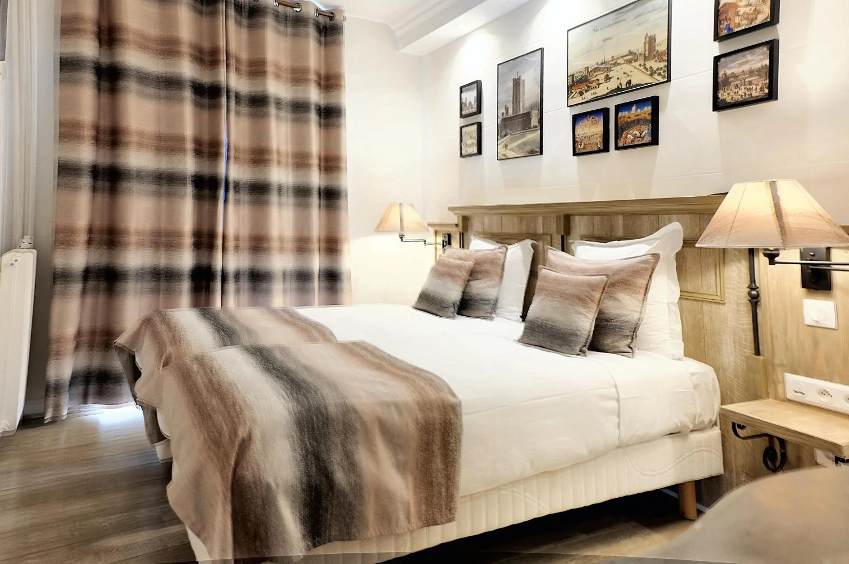 Bed in Hôtel du Château