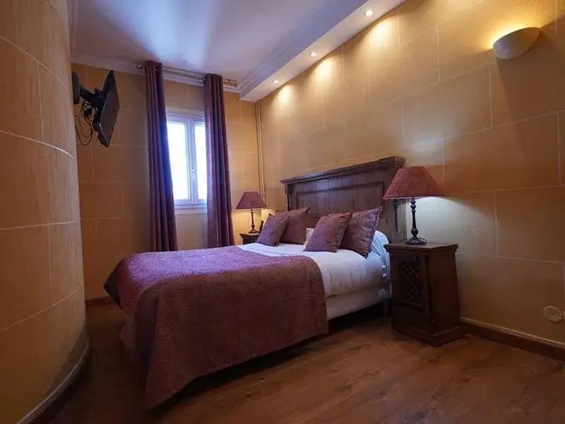 Bed in Hôtel du Château
