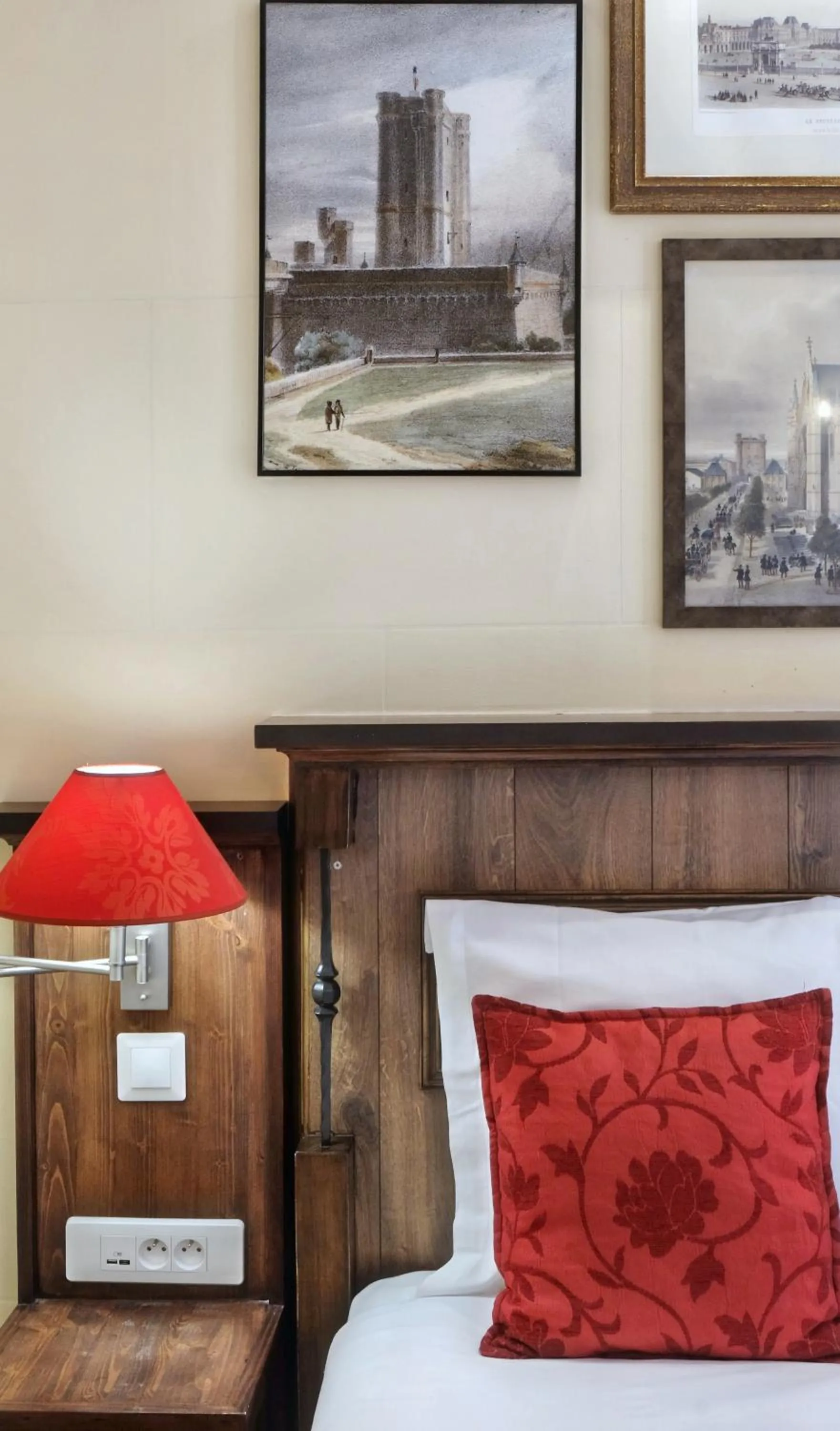 Bed in Hôtel du Château