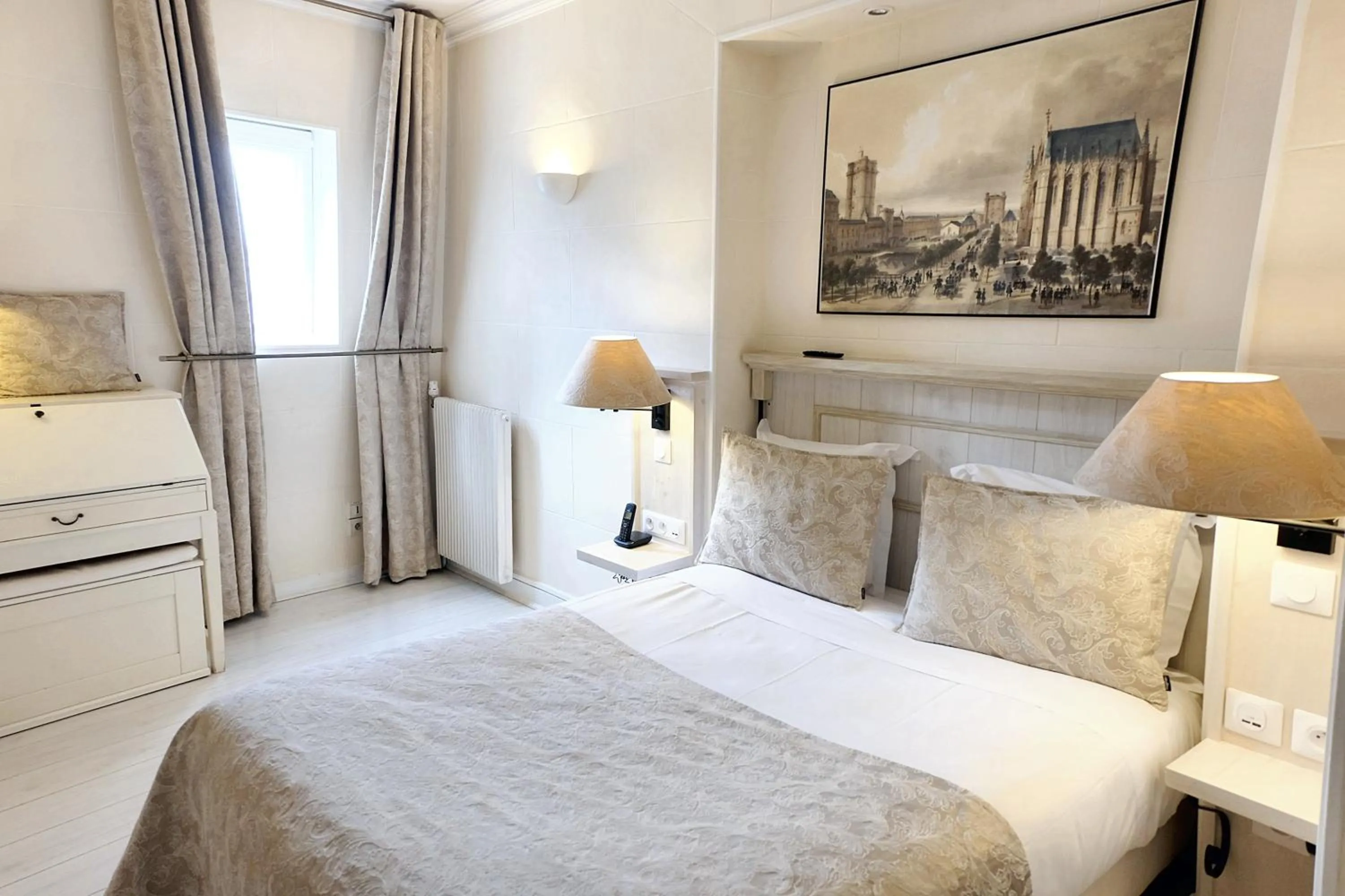 Bed in Hôtel du Château