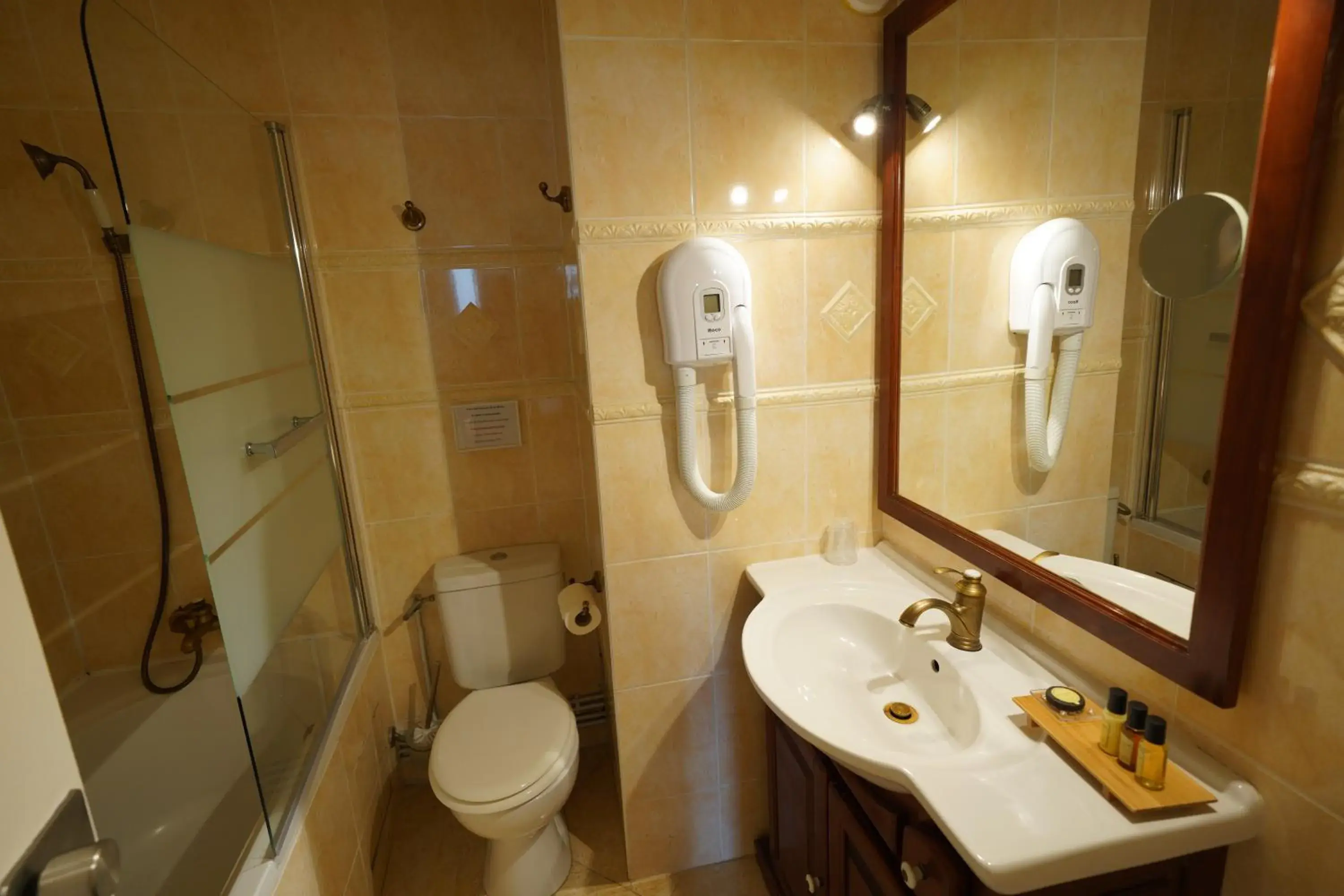 Toilet, Bathroom in Hôtel du Château