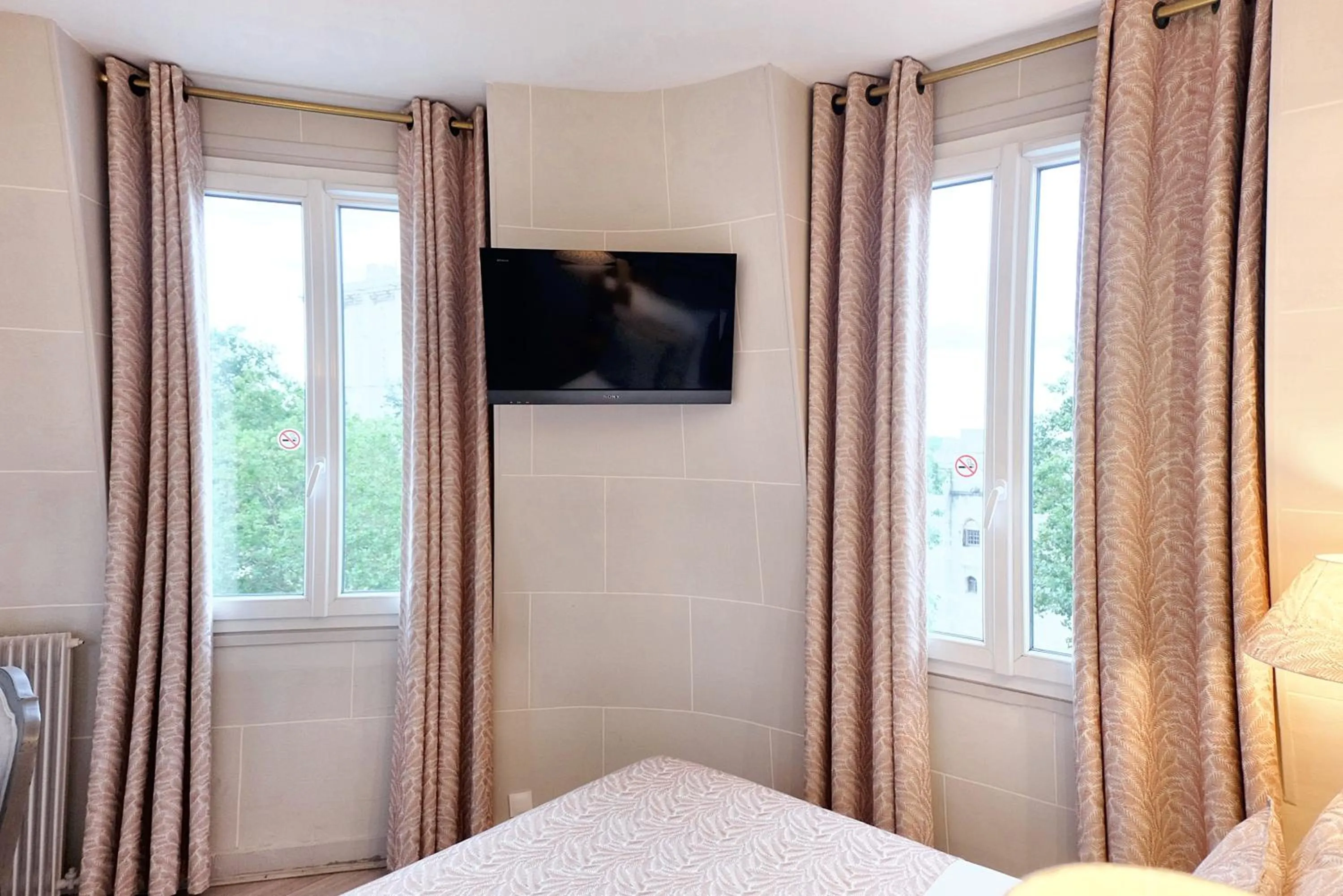 Bed in Hôtel du Château