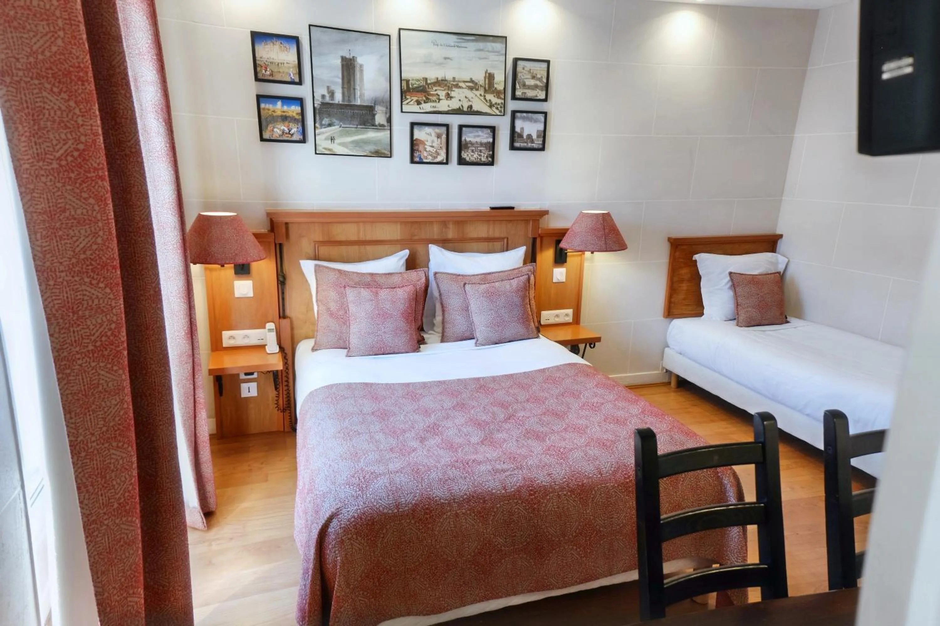 Bed in Hôtel du Château