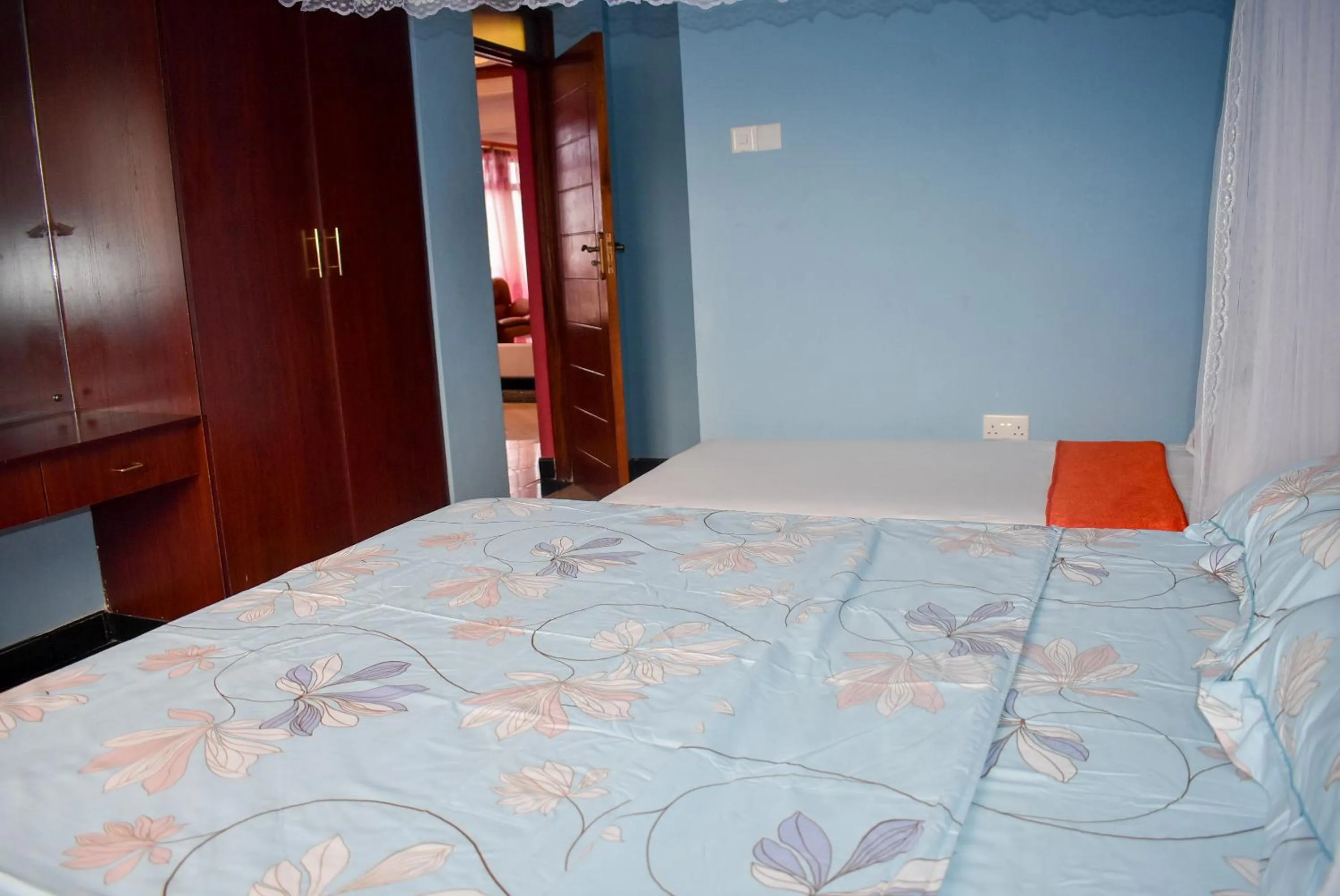 Bedroom, Bed in Sheratton Regency Hotel