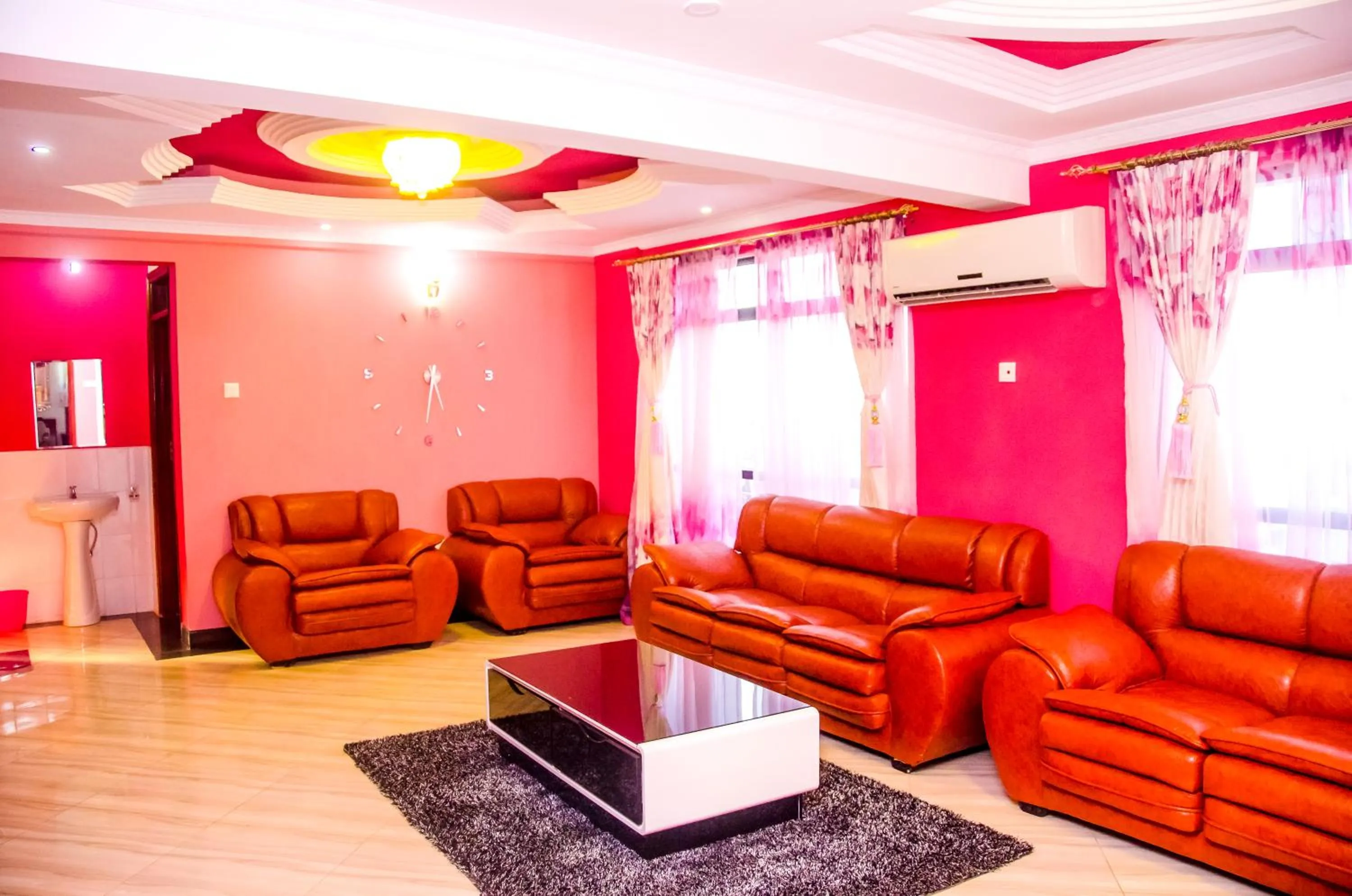 Living room in Sheratton Regency Hotel