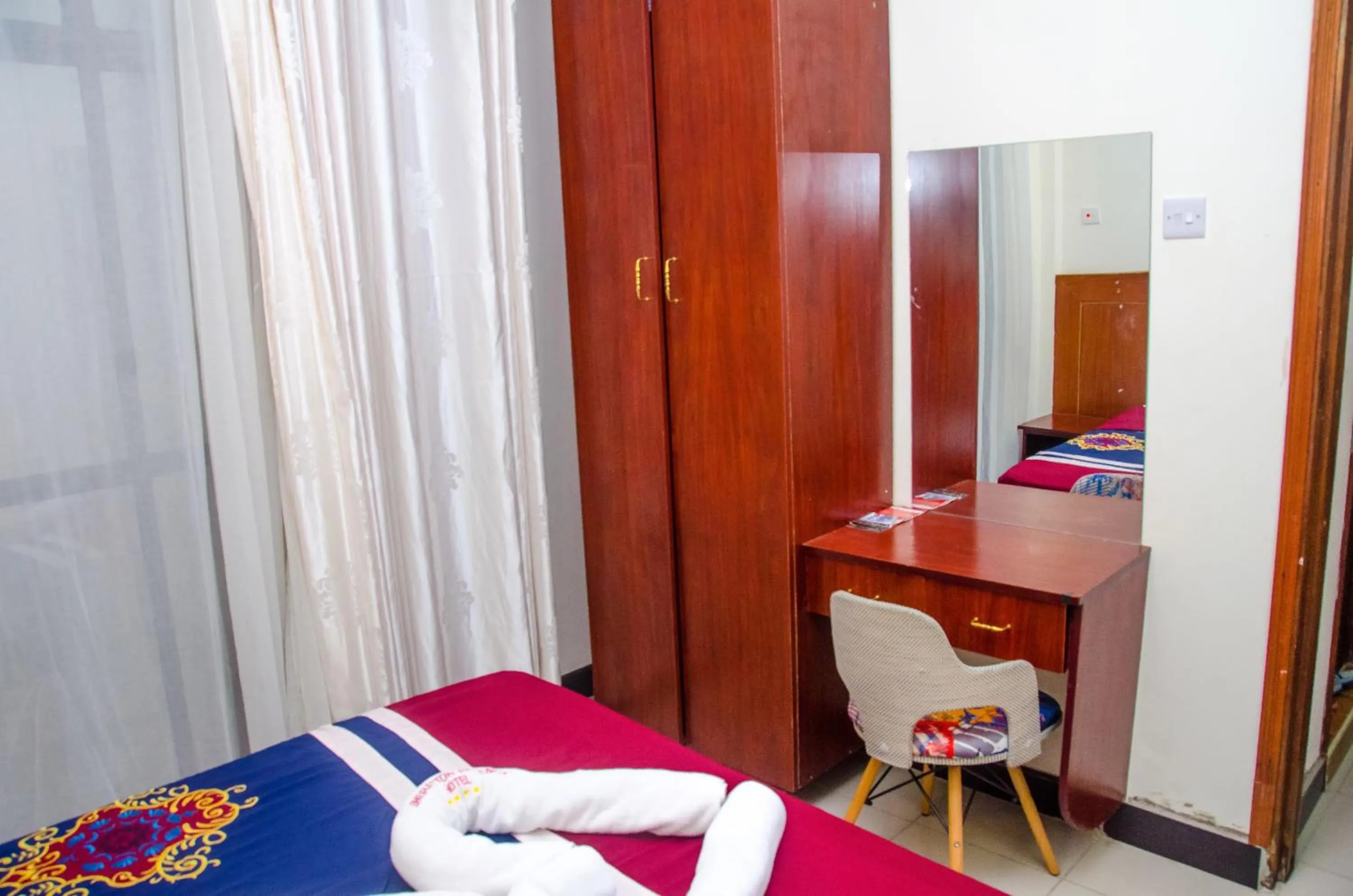 Bedroom, Bed in Sheratton Regency Hotel