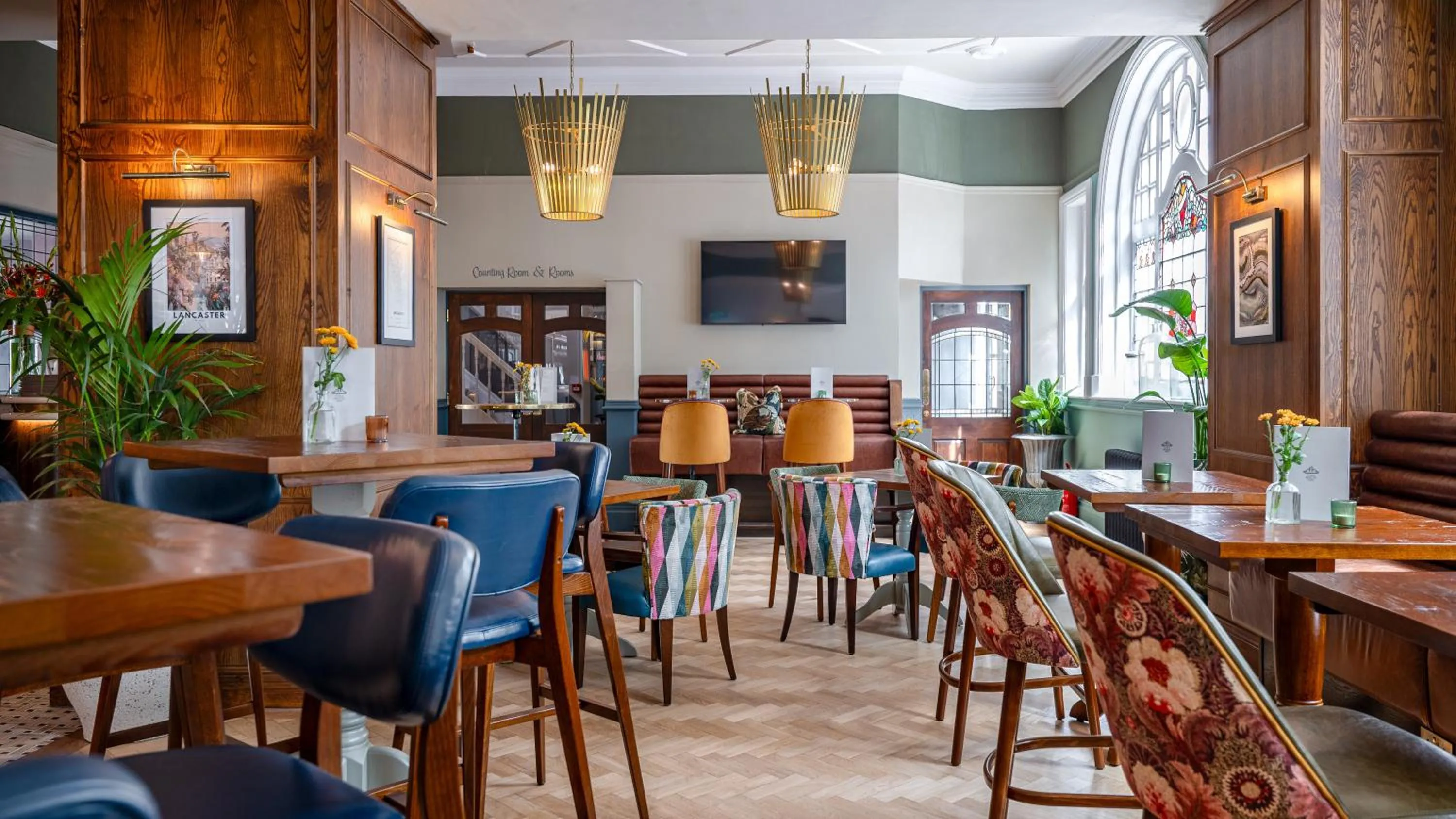 Restaurant/places to eat in Toll House Inn