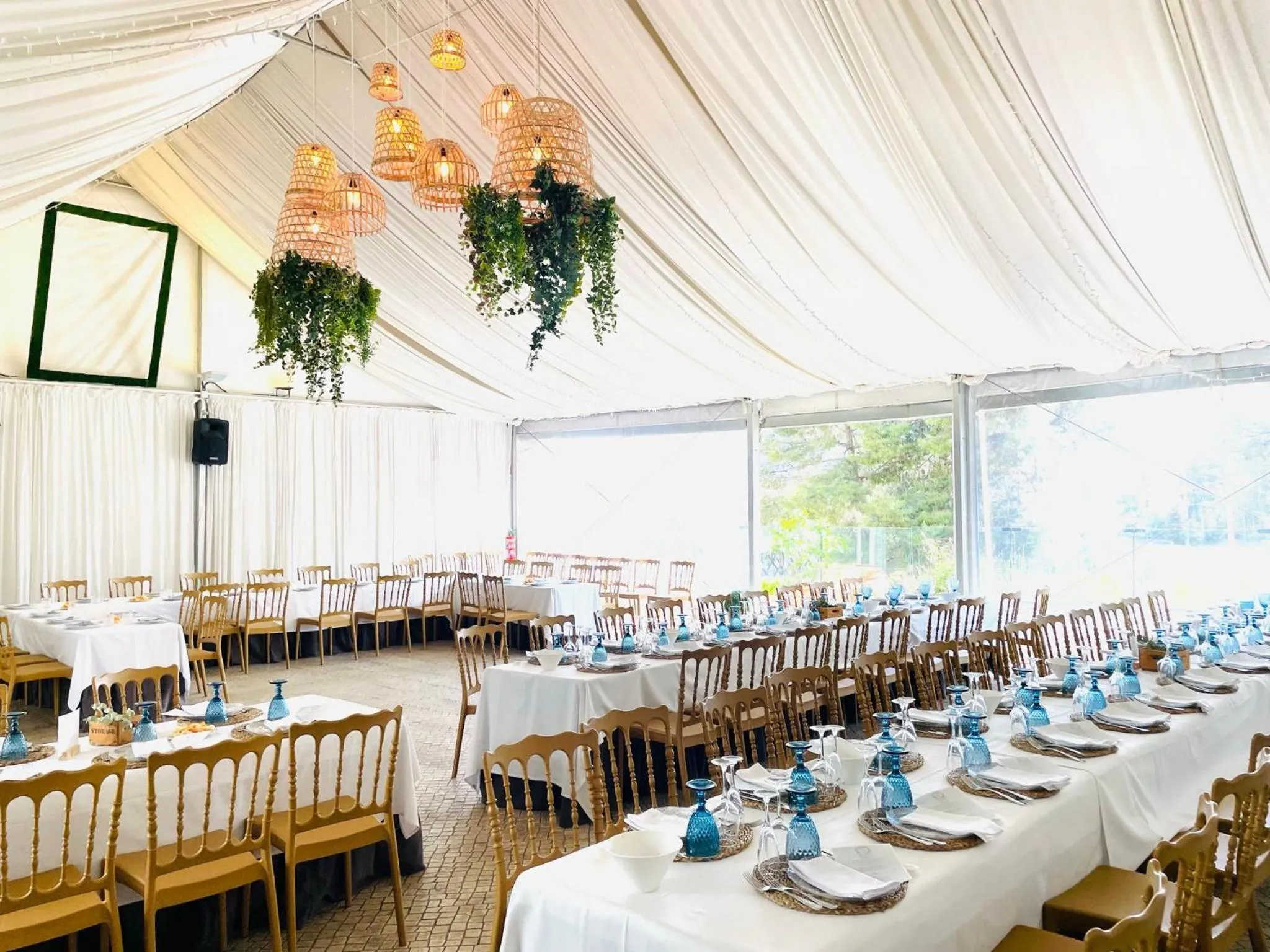 Restaurant/places to eat in Savoy