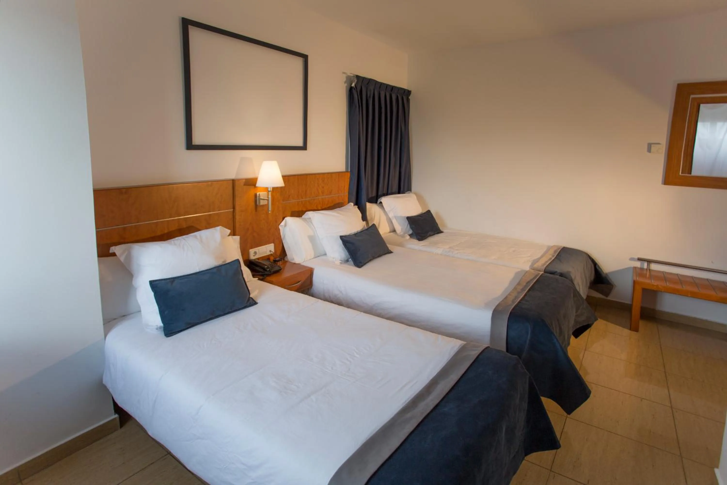 Photo of the whole room, Bed in Savoy