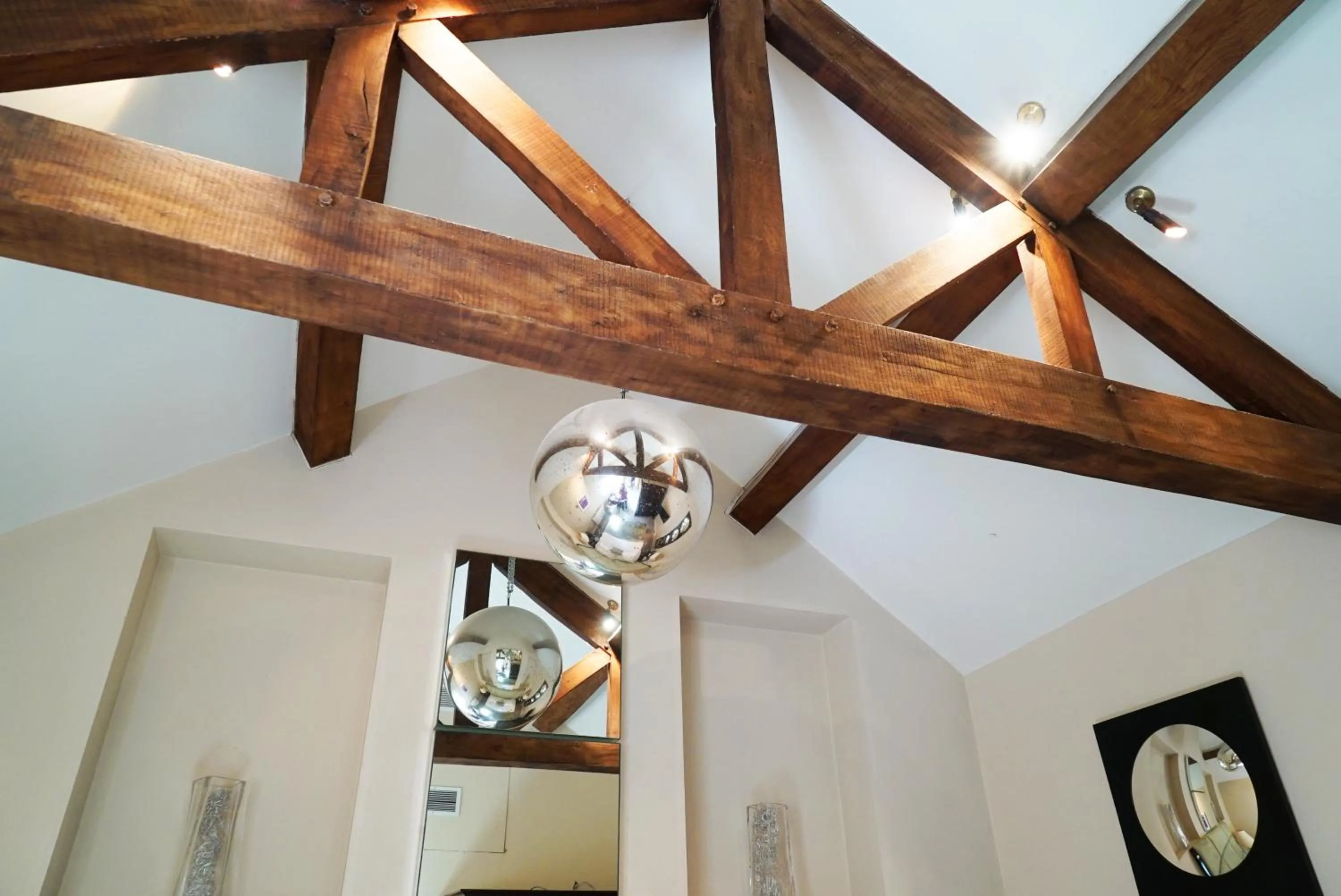 TV and multimedia in Cotswold House Hotel and Spa - "A Bespoke Hotel"