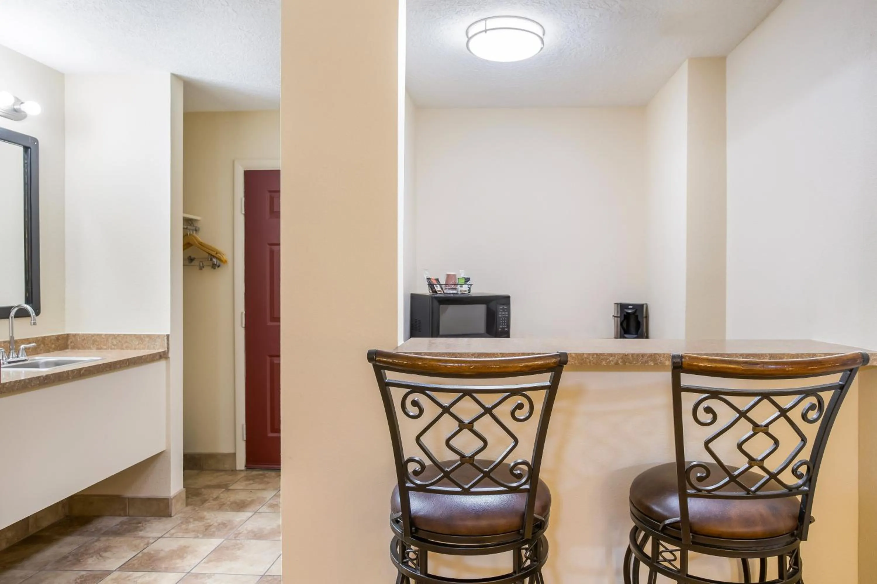 Photo of the whole room in Red Roof Inn Albuquerque - Midtown