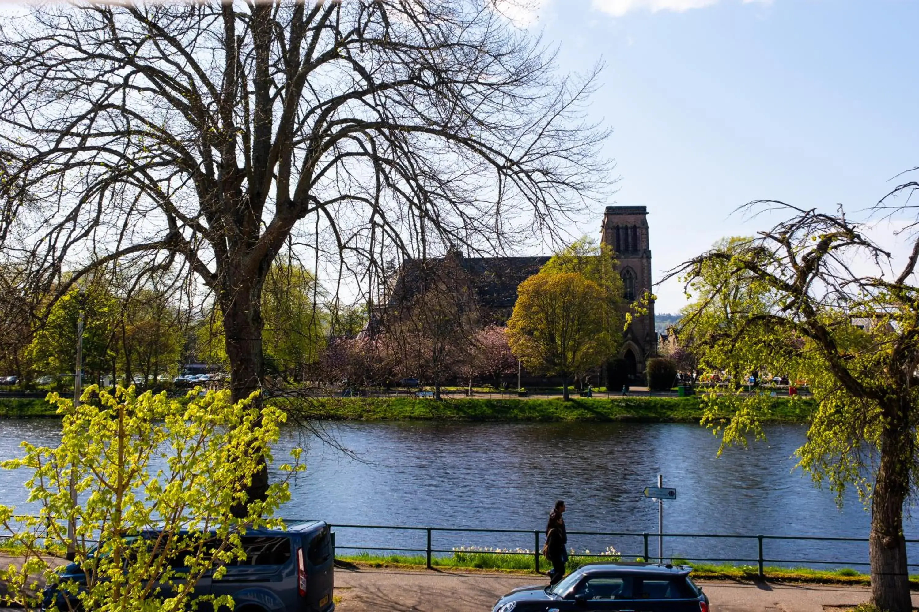 River view in Glen Mhor Hotel at Uile-bheist 'Brewstillery' River view in Glen Mhor Hotel at Uile-bheist 'Brewstillery'
