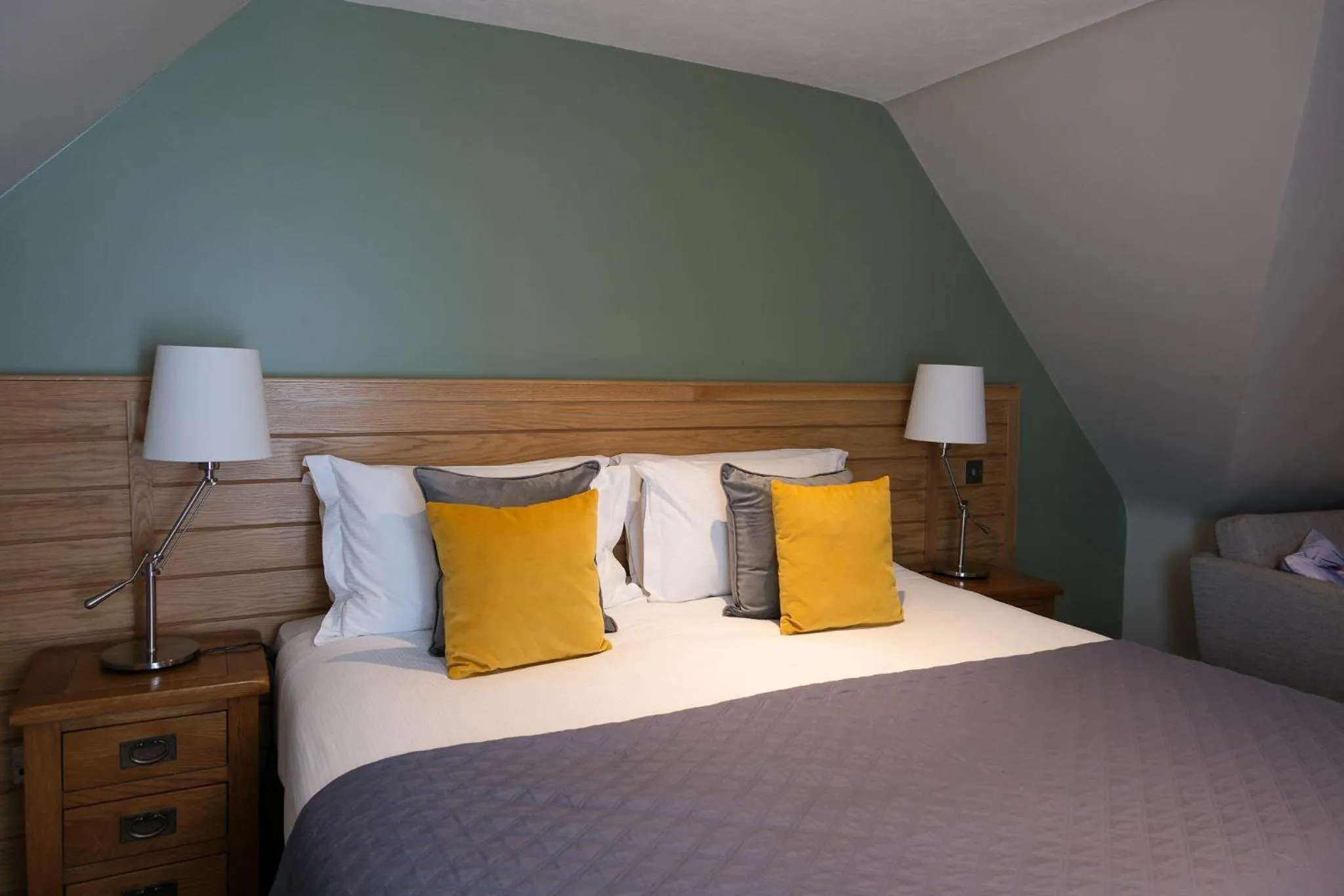Bedroom, Bed in Glen Mhor Hotel at Uile-bheist 'Brewstillery'