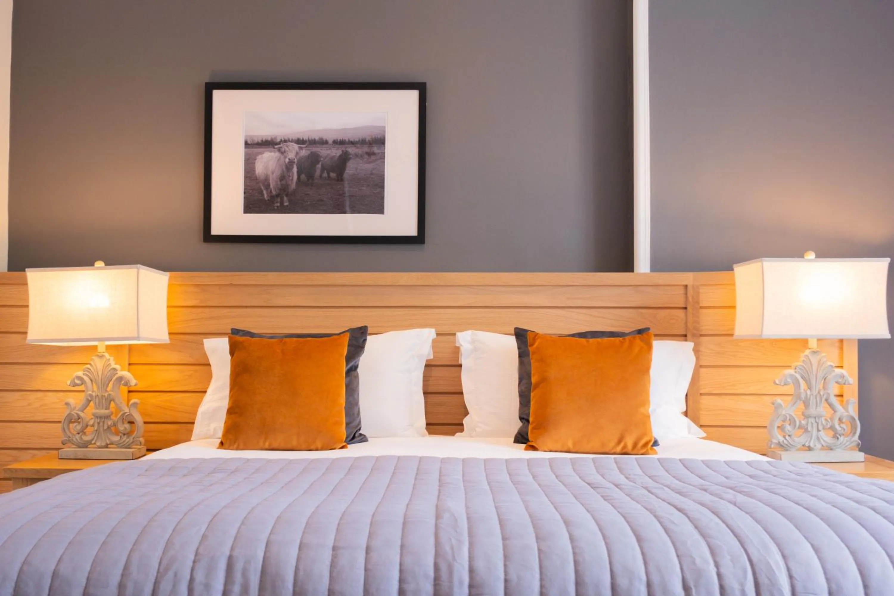 Bedroom, Bed in Glen Mhor Hotel at Uile-bheist 'Brewstillery'