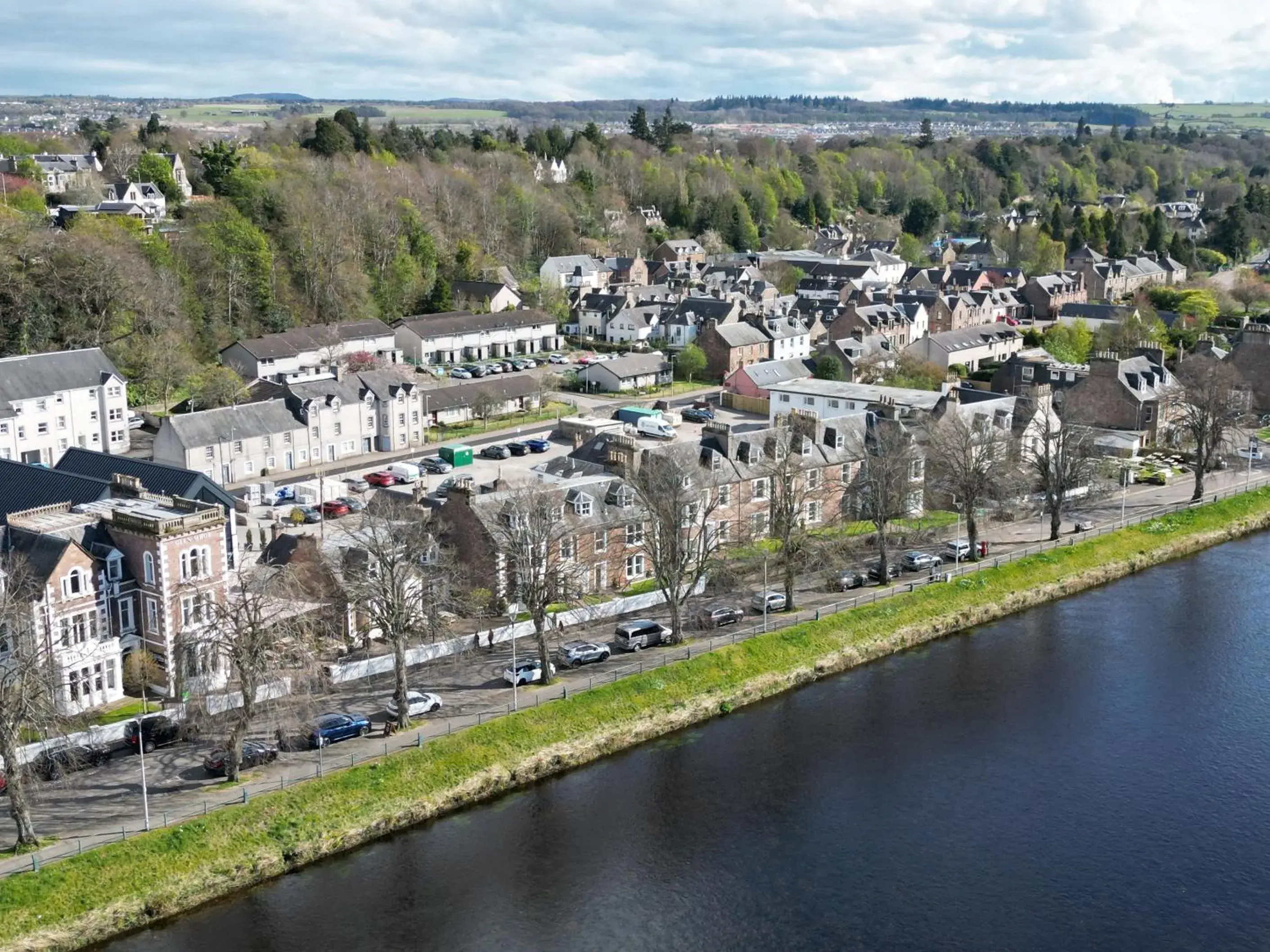 Property building in Glen Mhor Hotel at Uile-bheist 'Brewstillery' Property building in Glen Mhor Hotel at Uile-bheist 'Brewstillery'