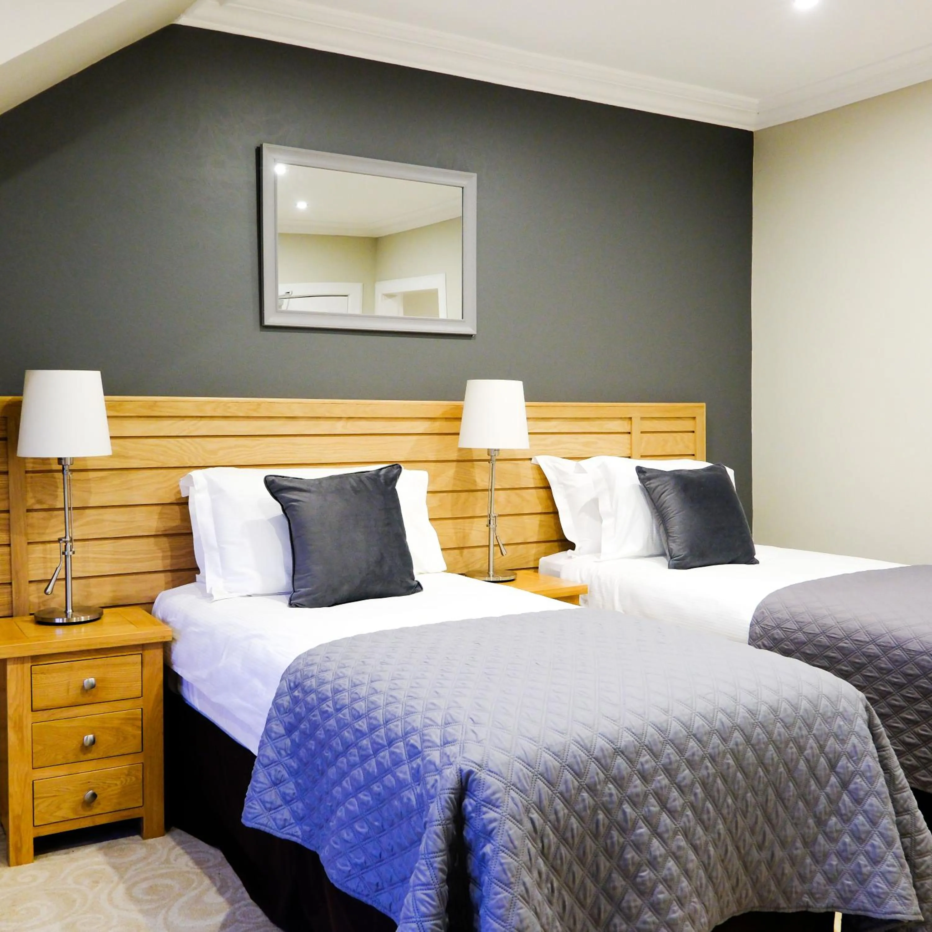 Bed in Glen Mhor Hotel at Uile-bheist 'Brewstillery'