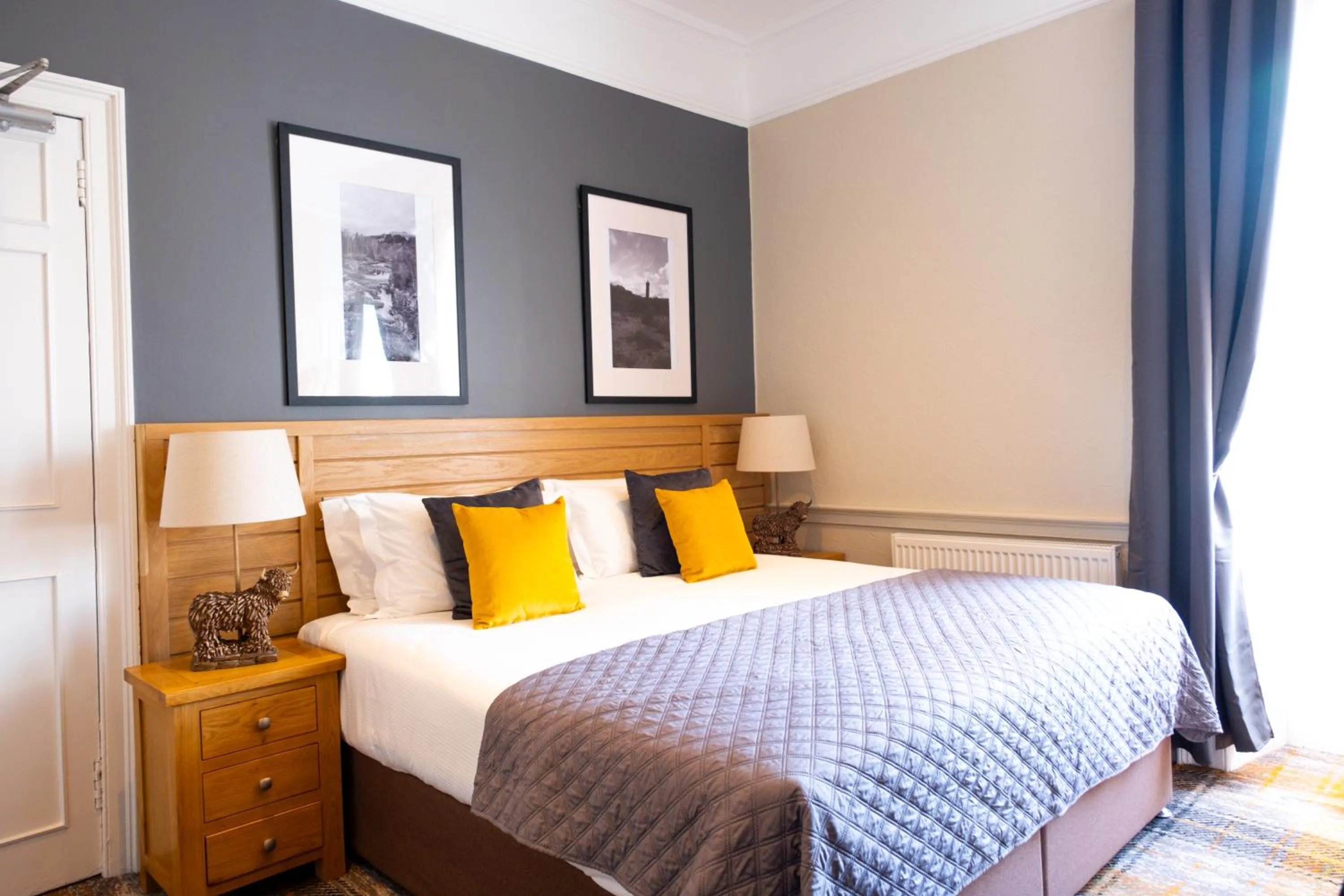 Bed in Glen Mhor Hotel at Uile-bheist 'Brewstillery'