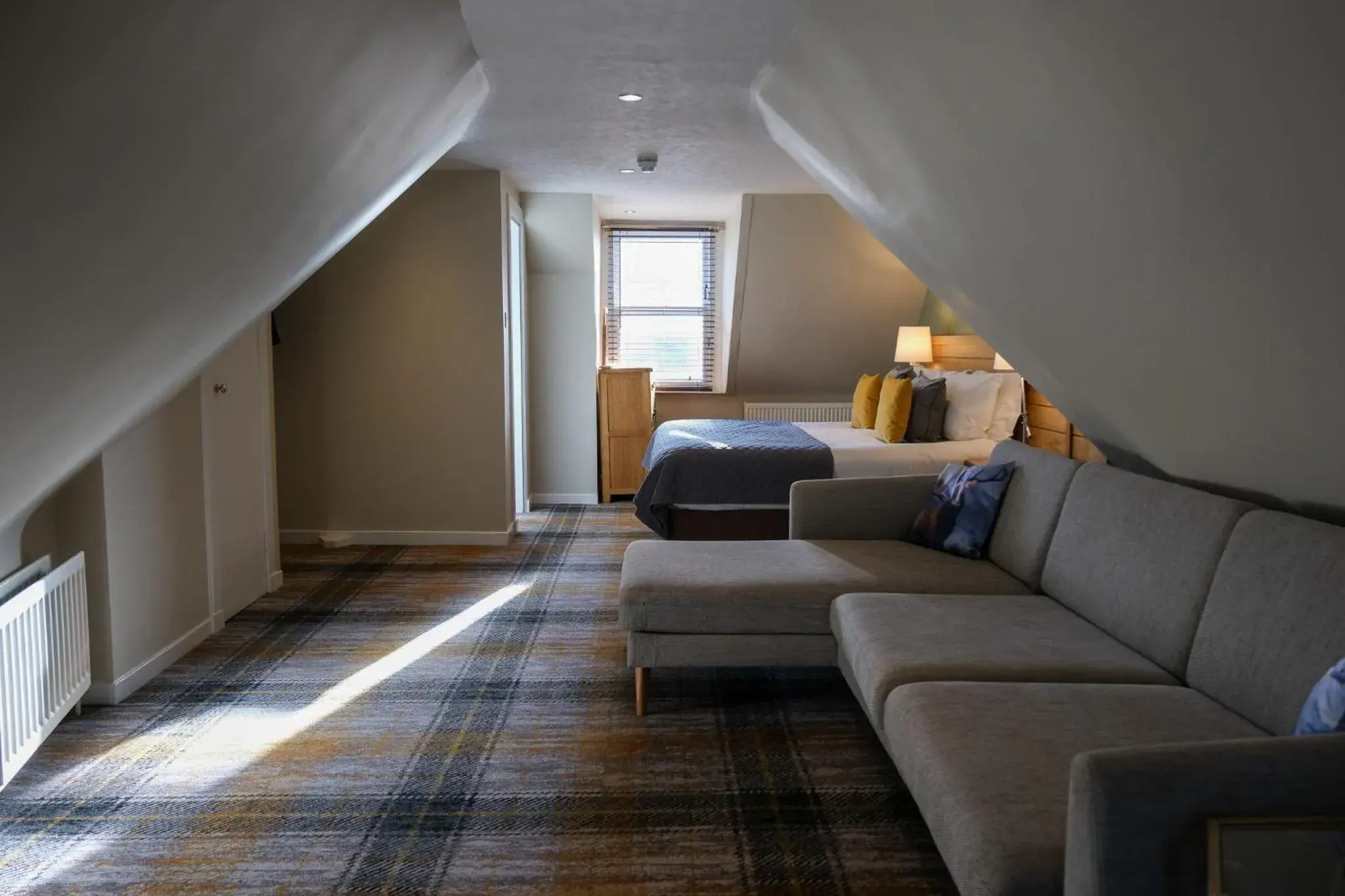 Bedroom in Glen Mhor Hotel at Uile-bheist 'Brewstillery' Bedroom in Glen Mhor Hotel at Uile-bheist 'Brewstillery'