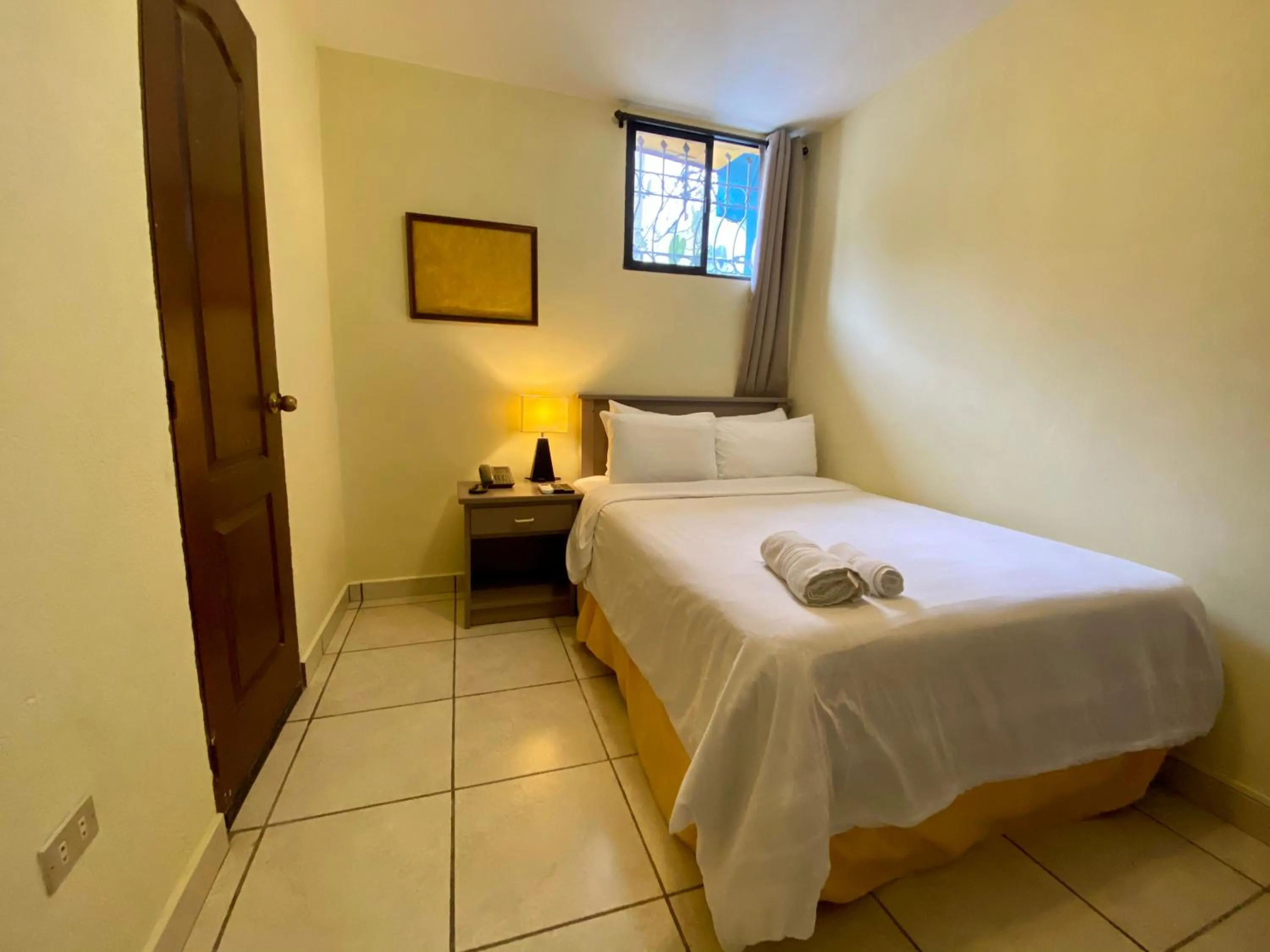 Bed in Morrison Hotel San Salvador