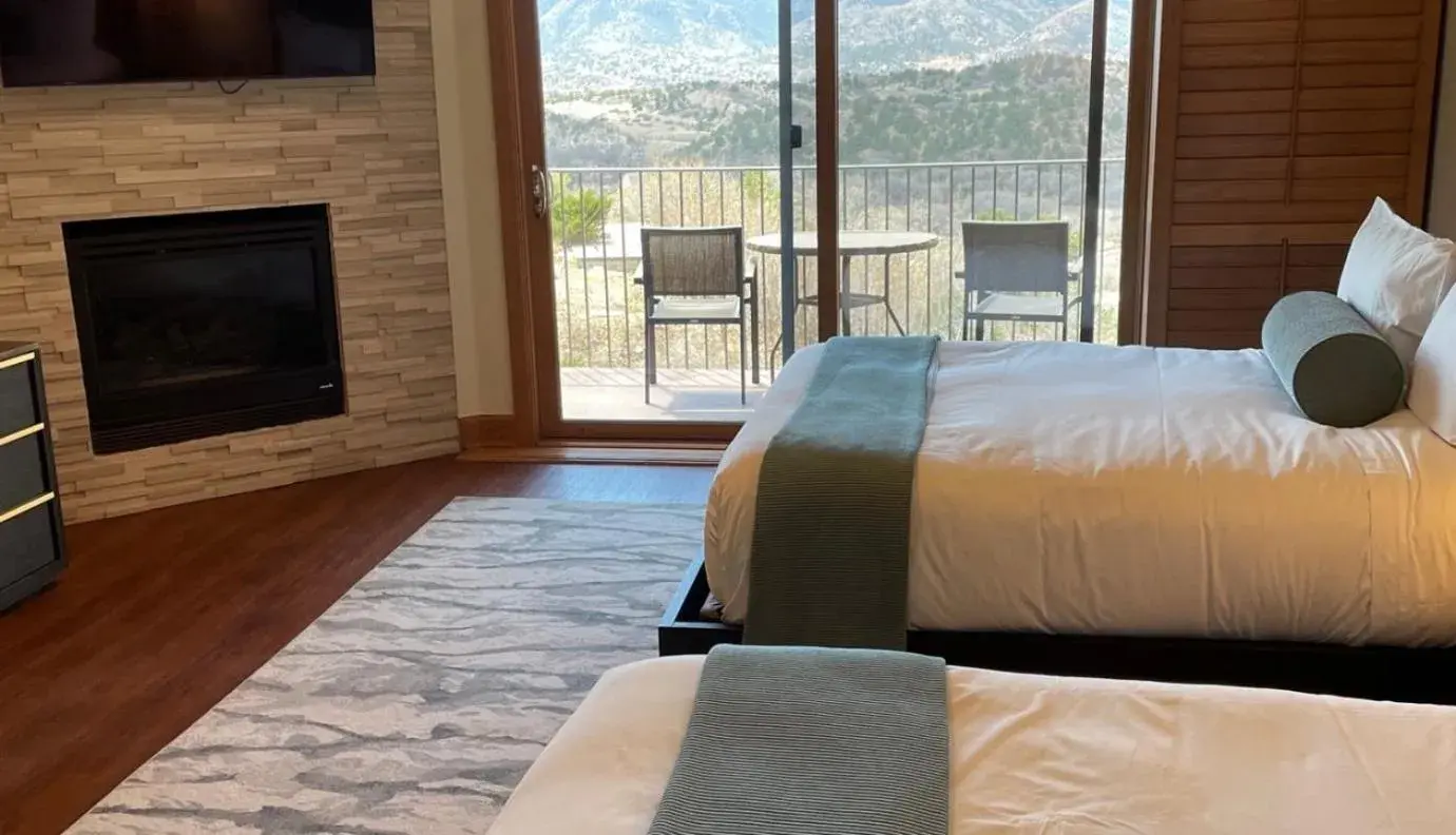 Premier Queen Room with Two Queen Beds in Garden of the Gods Resort & Club Premier Queen Room with Two Queen Beds in Garden of the Gods Resort & Club