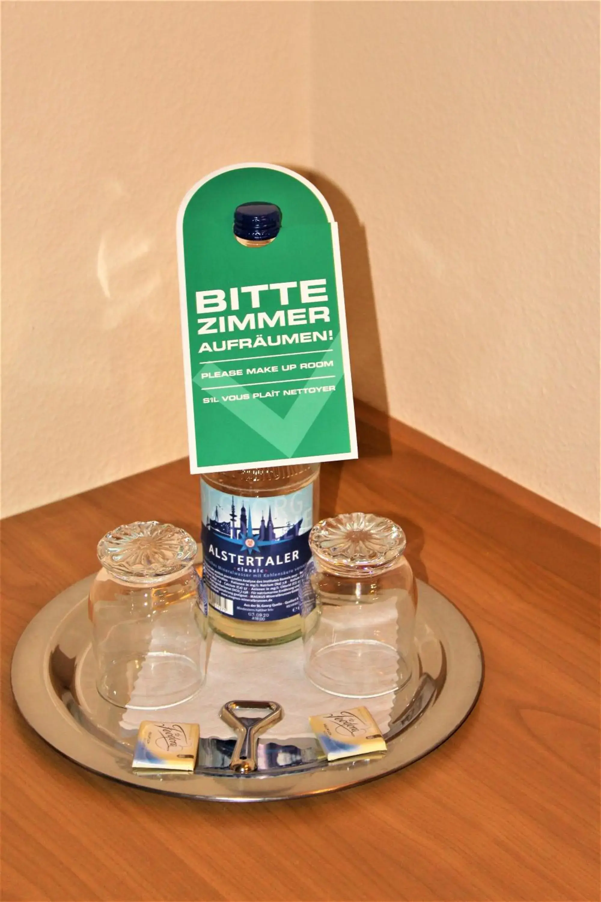 Twin Room in Hotel Alsterquelle 24h Check-in, Free Parking and WiFi Twin Room in Hotel Alsterquelle 24h Check-in, Free Parking and WiFi