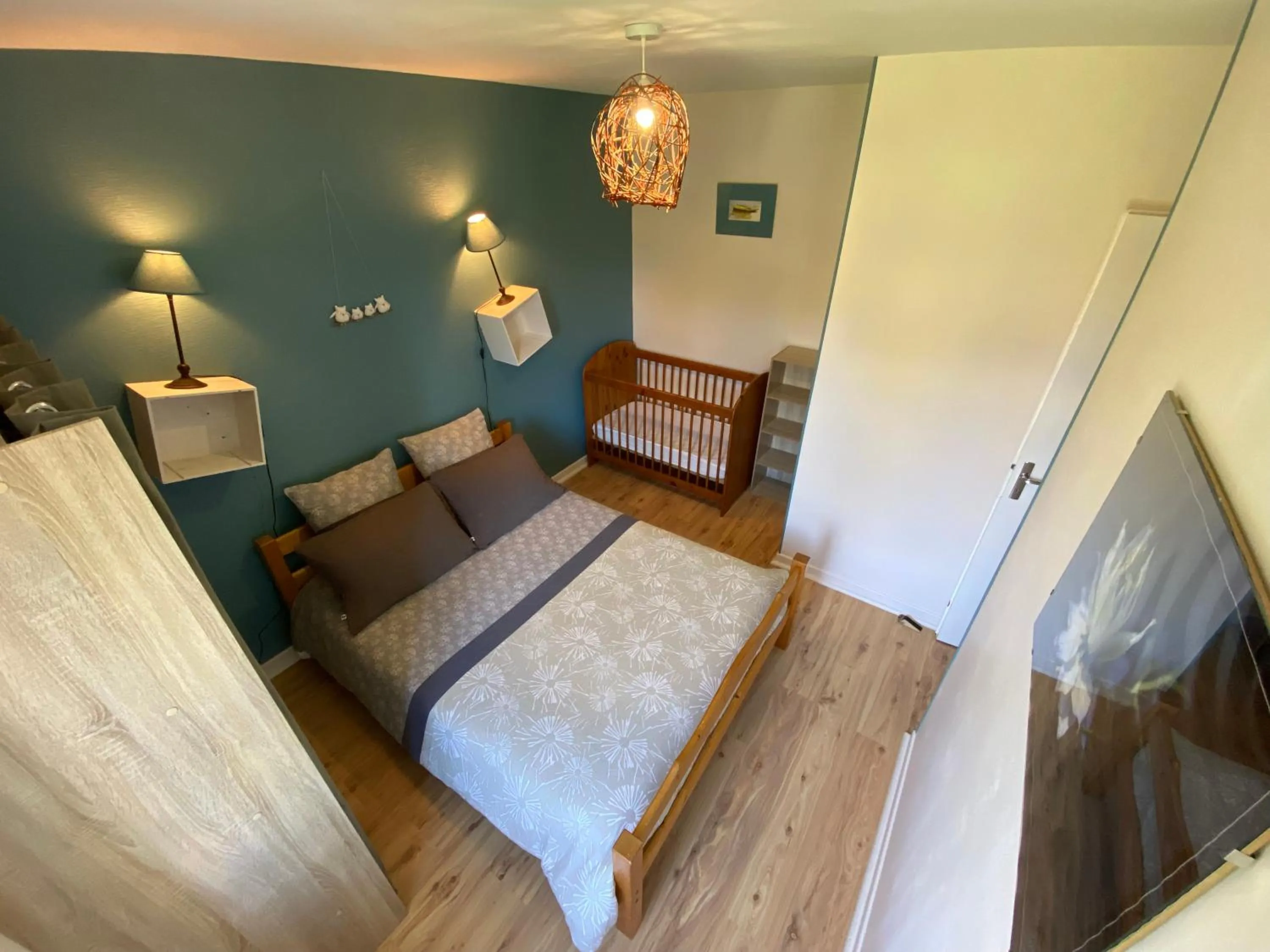 Photo of the whole room in La grande marmite du lac de Vouglans