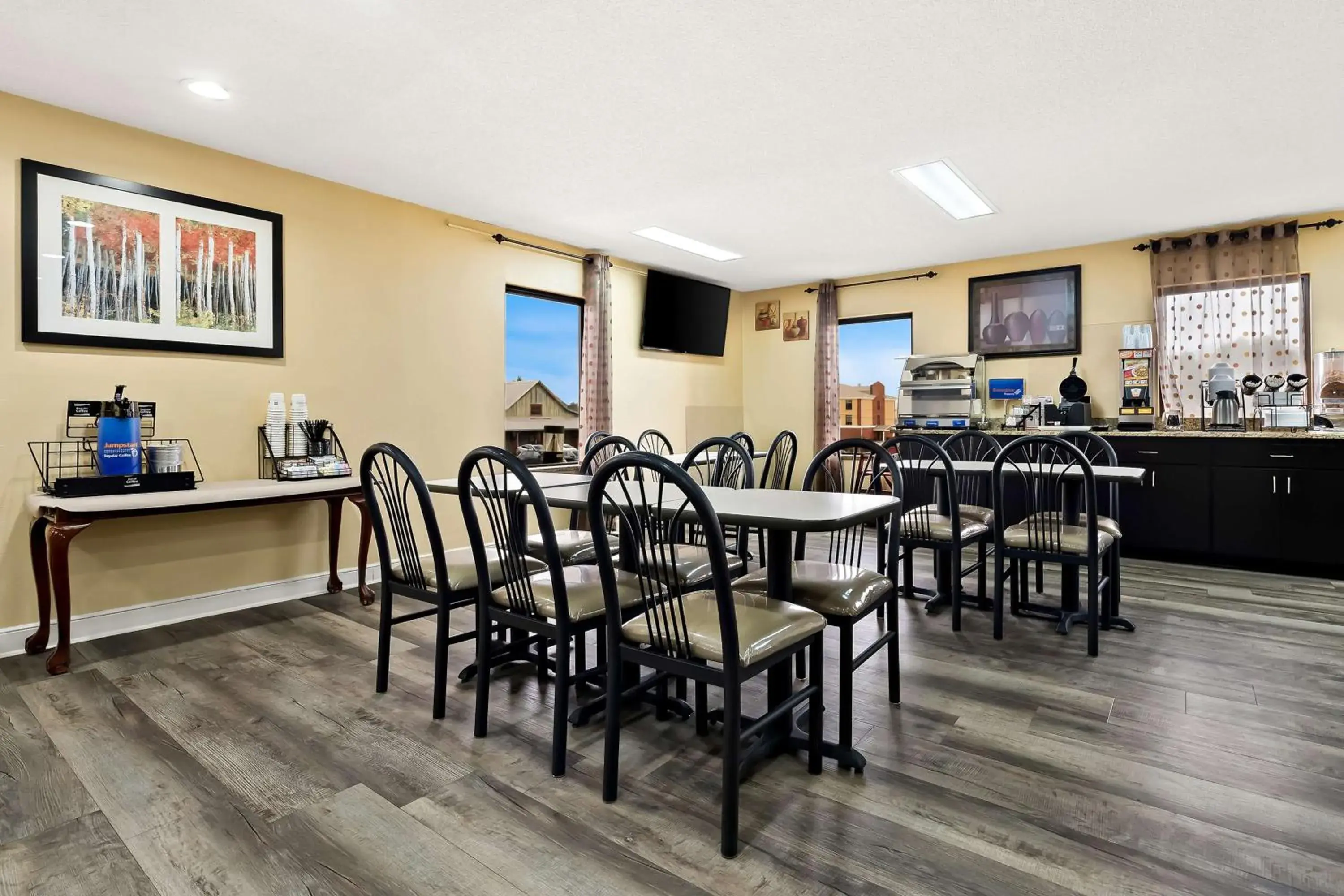 Breakfast in Best Western Greenville Inn Breakfast in Best Western Greenville Inn