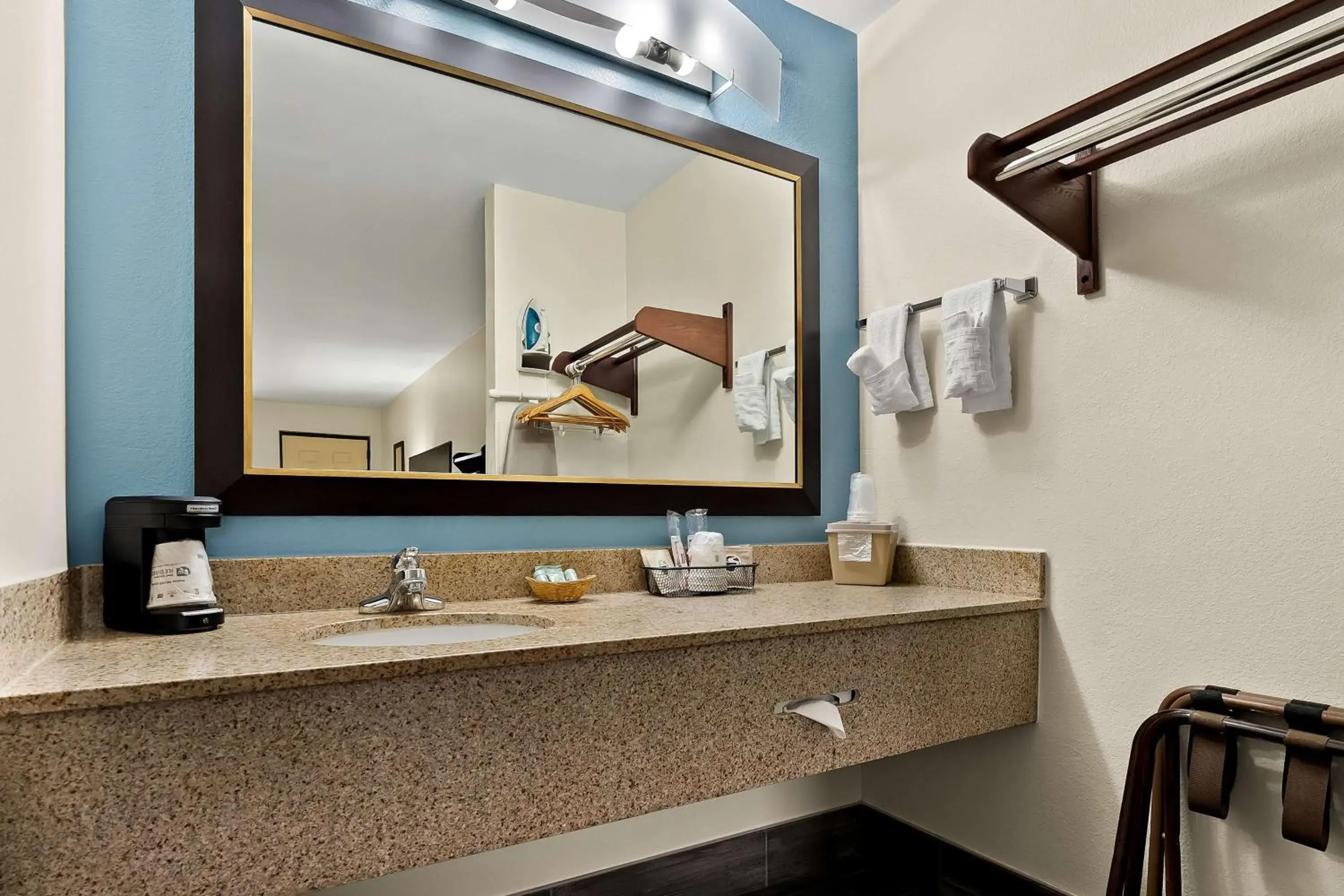 Bedroom in Best Western Greenville Inn Bedroom in Best Western Greenville Inn