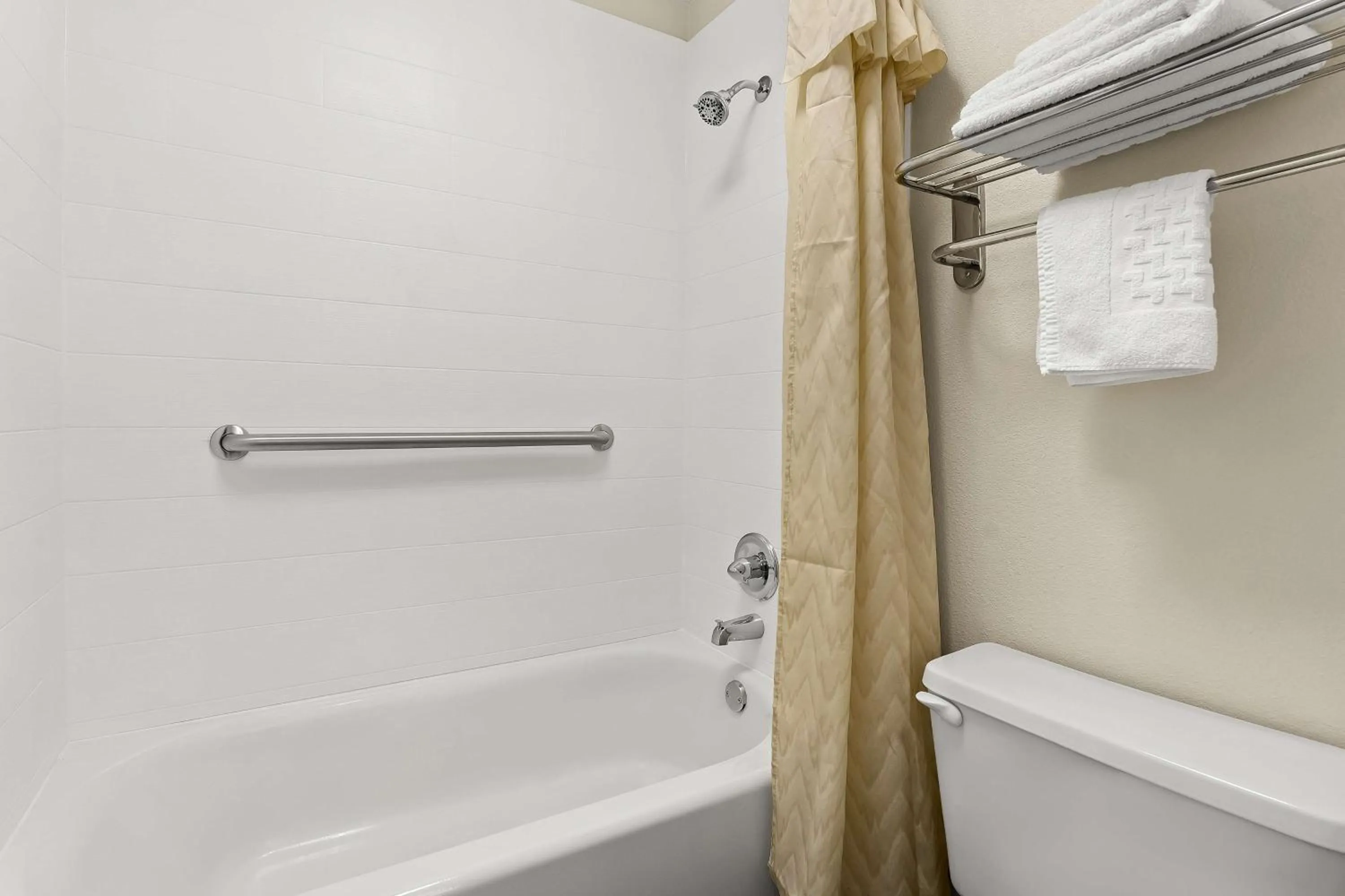 Bathroom in Best Western Greenville Inn