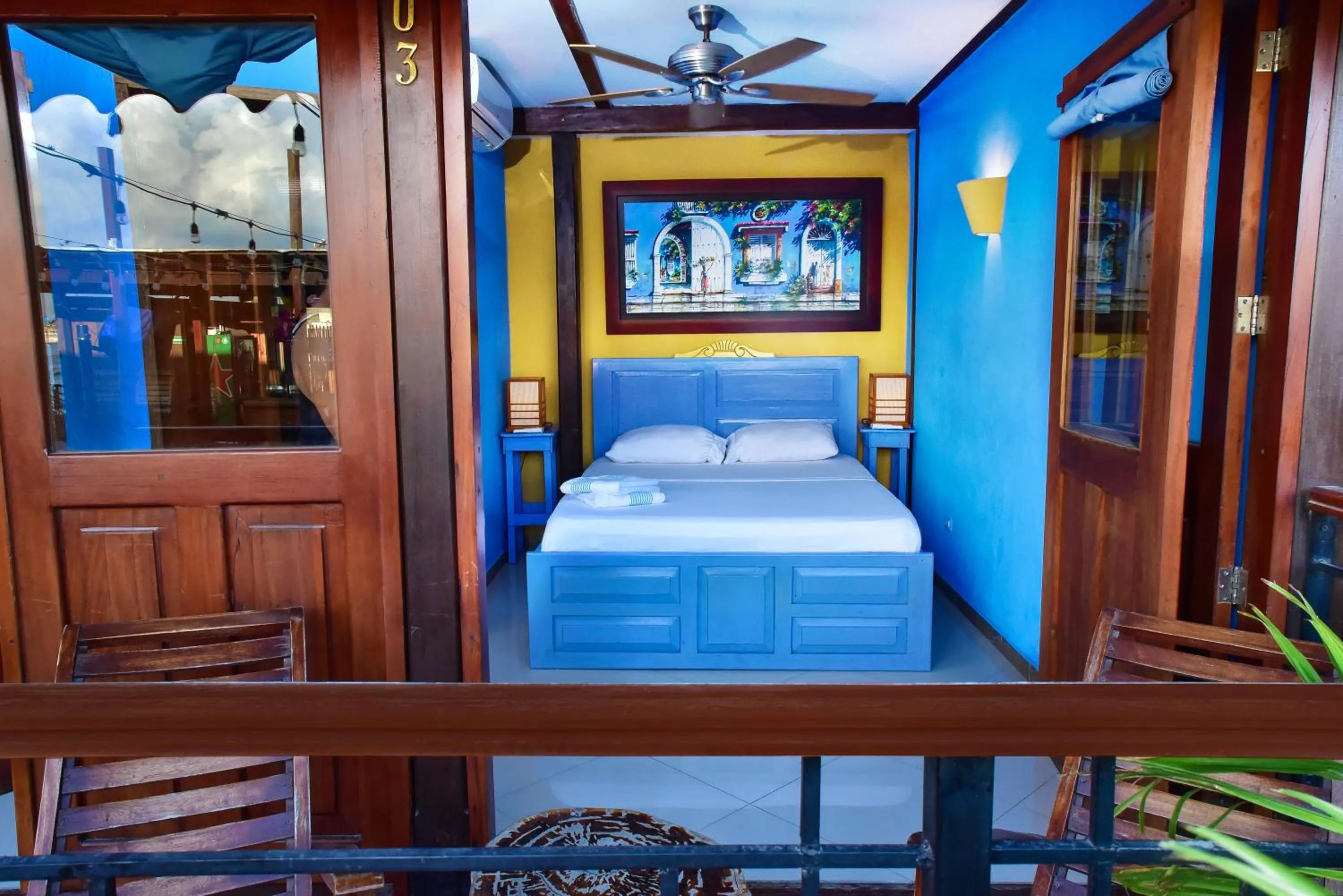 Economy Double Room with Terrace in La Brisa Loca Hostel