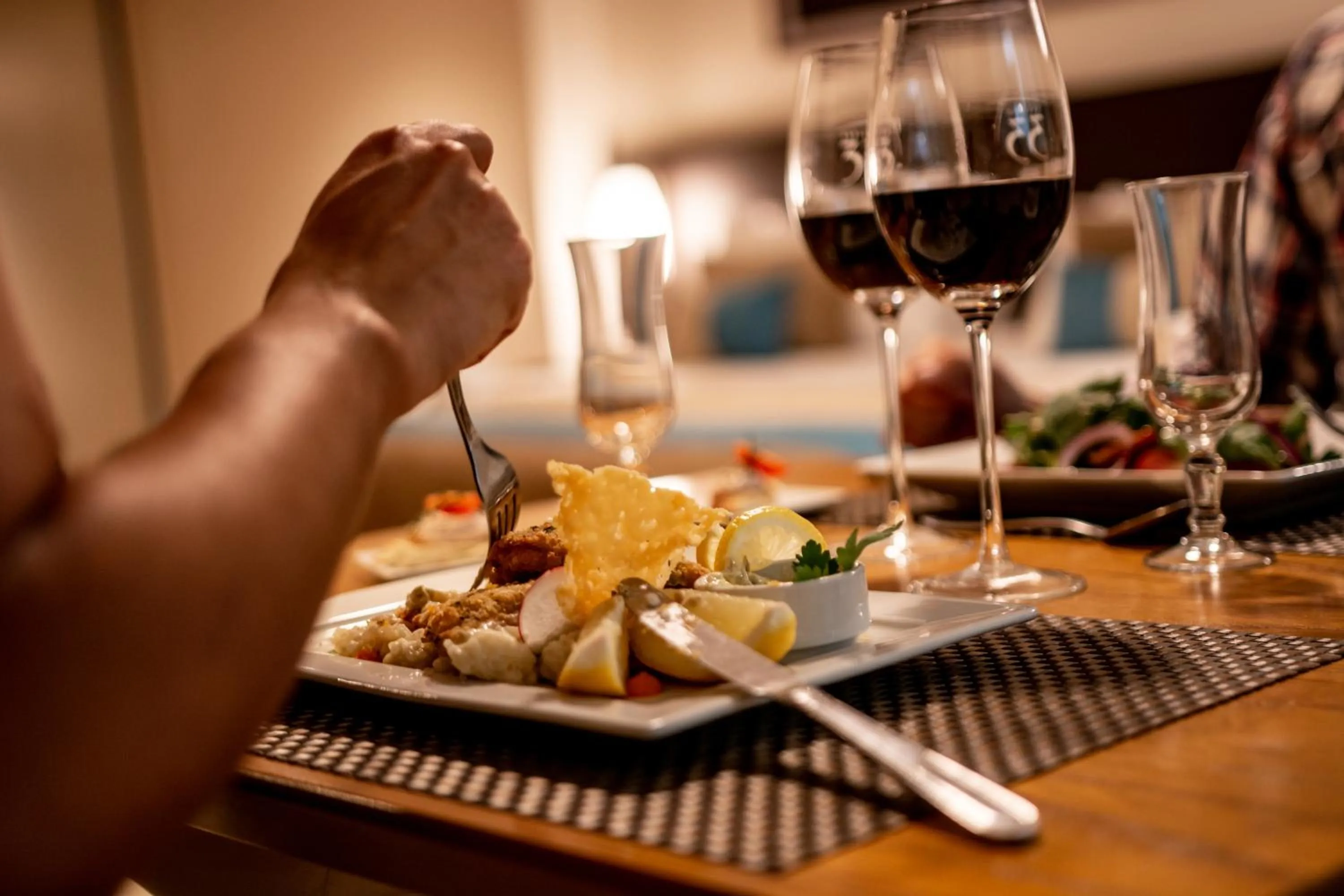 Restaurant/places to eat in Caseros 248 Hotel