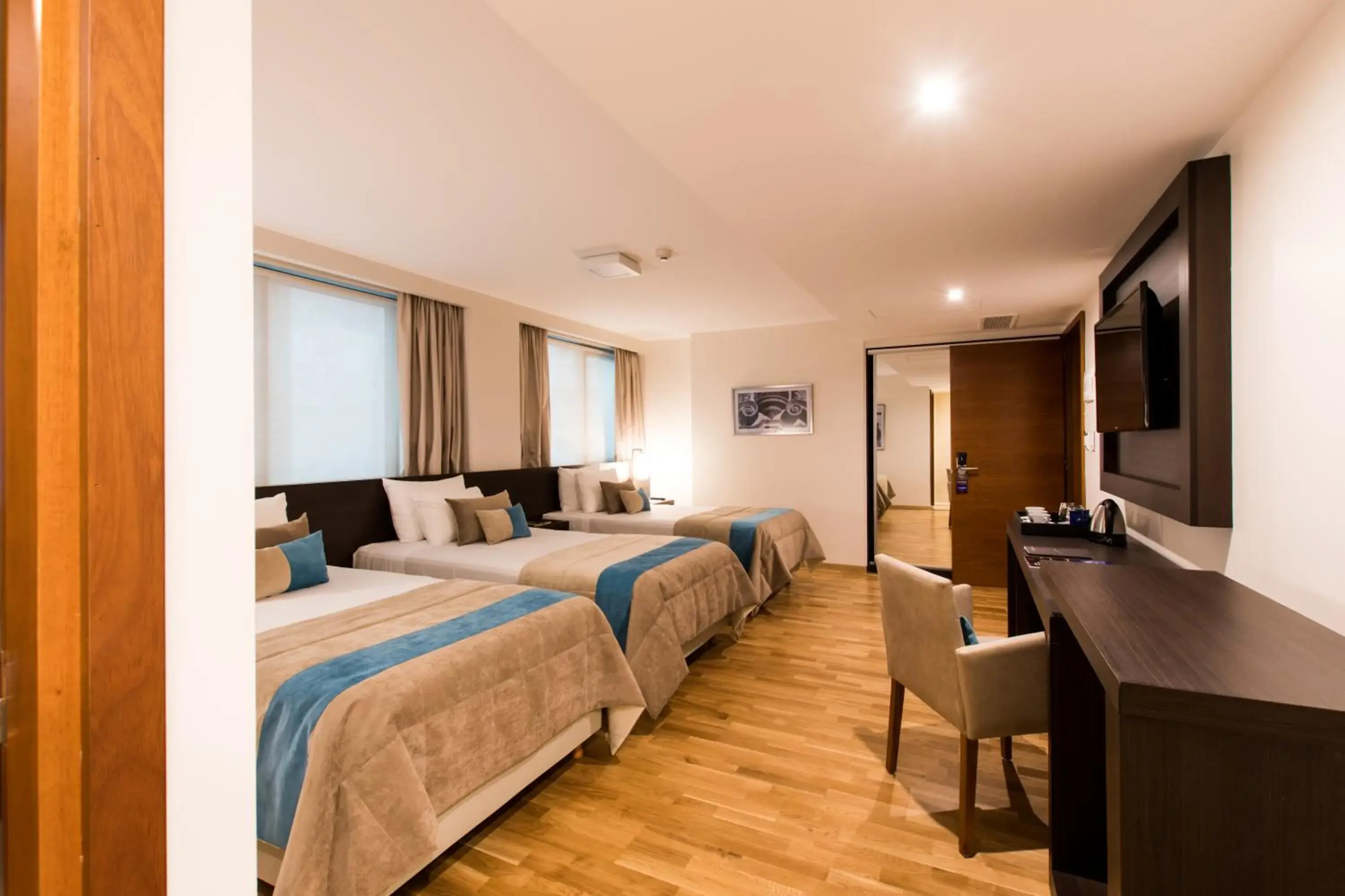 Photo of the whole room, Bed in Caseros 248 Hotel Photo of the whole room, Bed in Caseros 248 Hotel