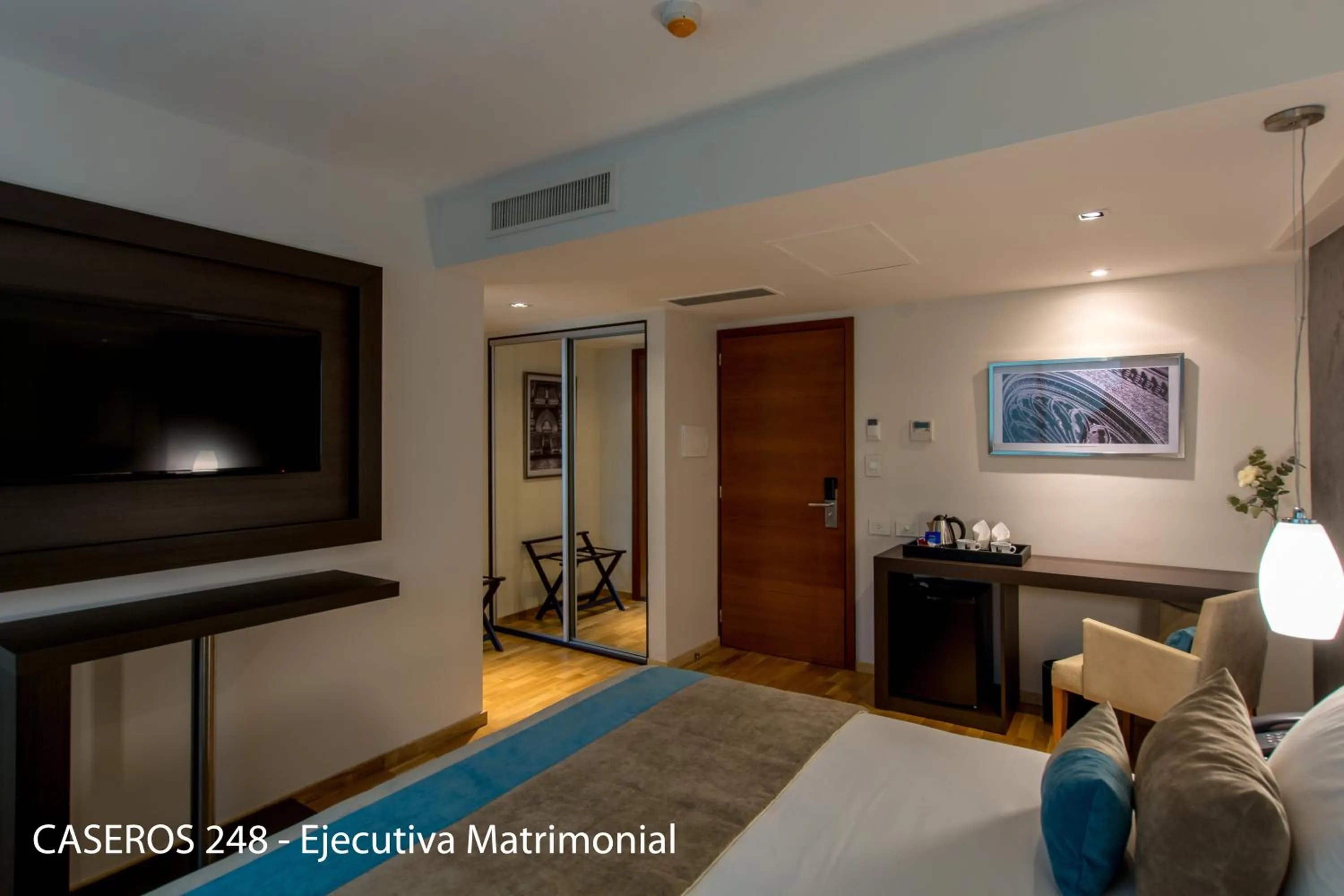 Bedroom, Bed in Caseros 248 Hotel