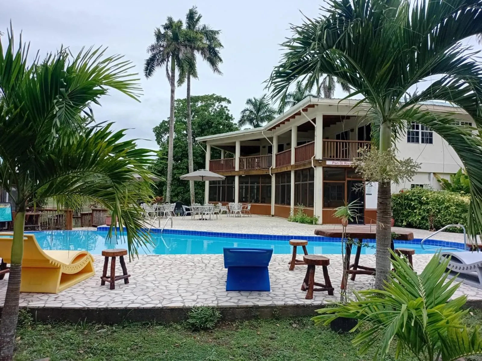 Restaurant/places to eat in Black Orchid Resort