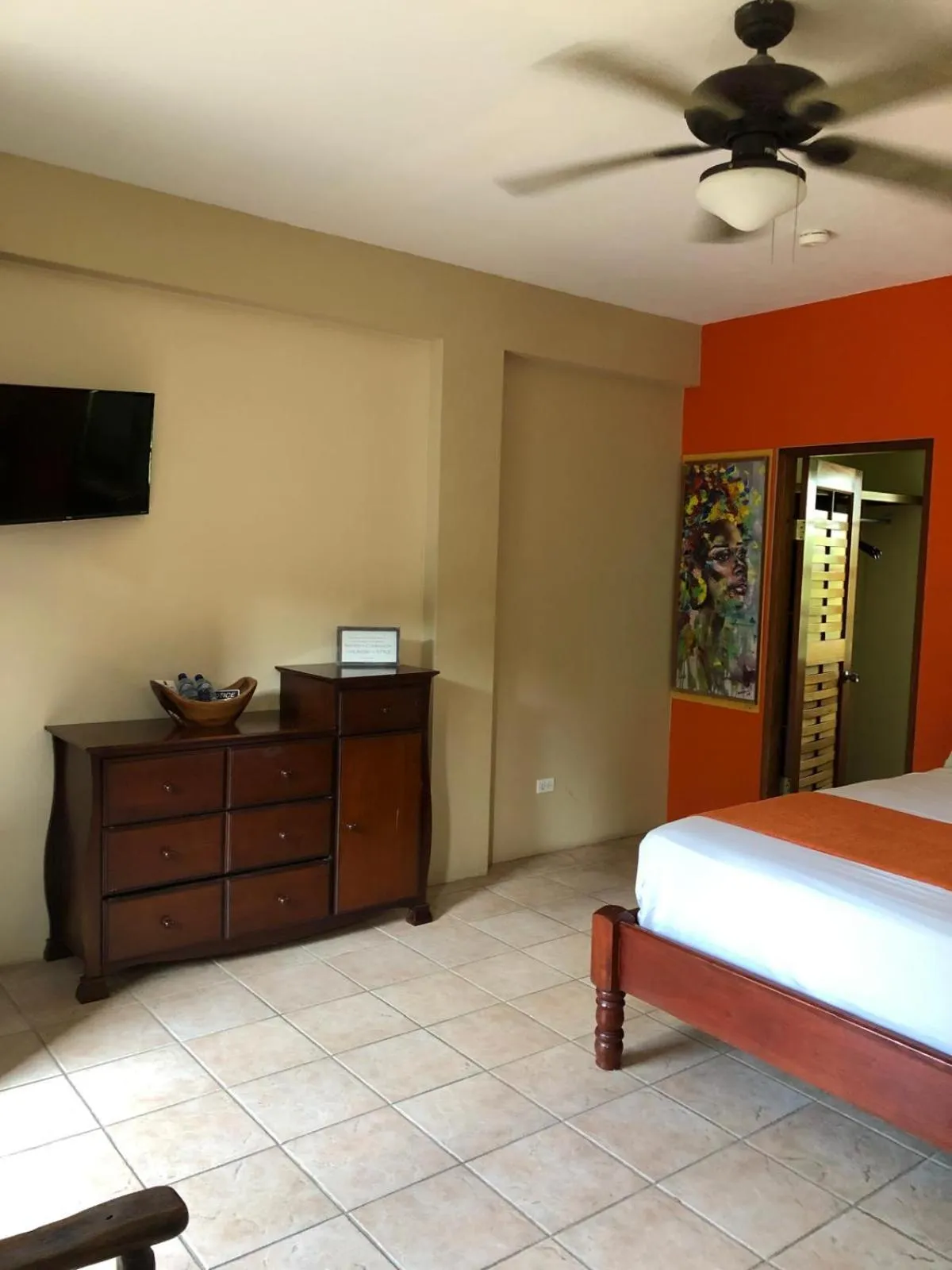 Bedroom, Bed in Black Orchid Resort