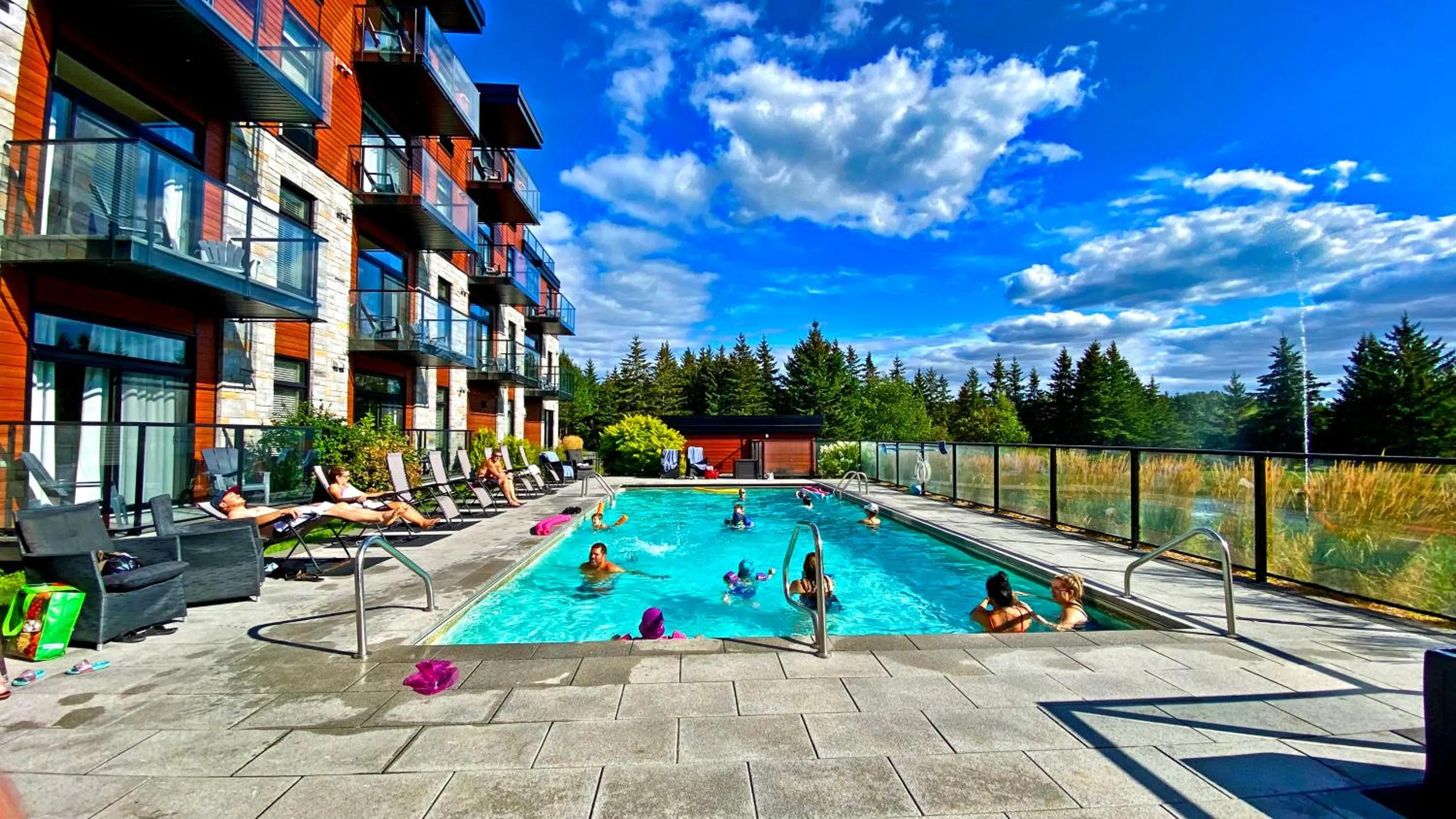 Swimming pool in La cache à Maxime