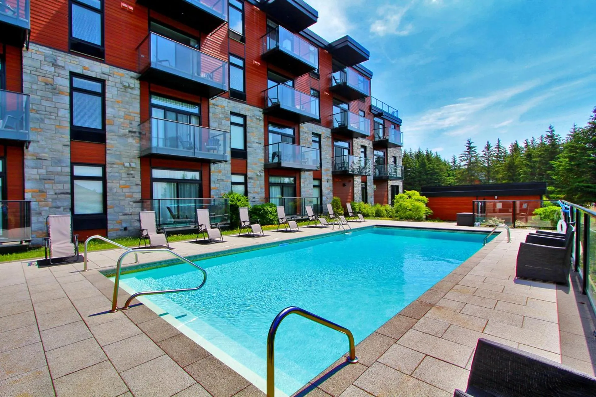 Property building in La cache à Maxime