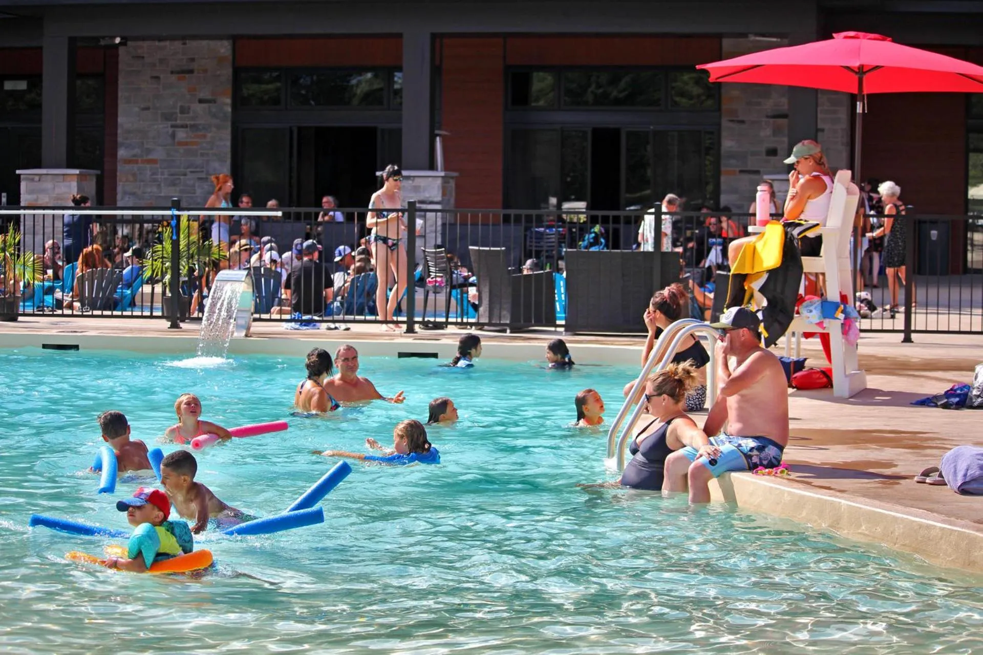 People in La cache à Maxime