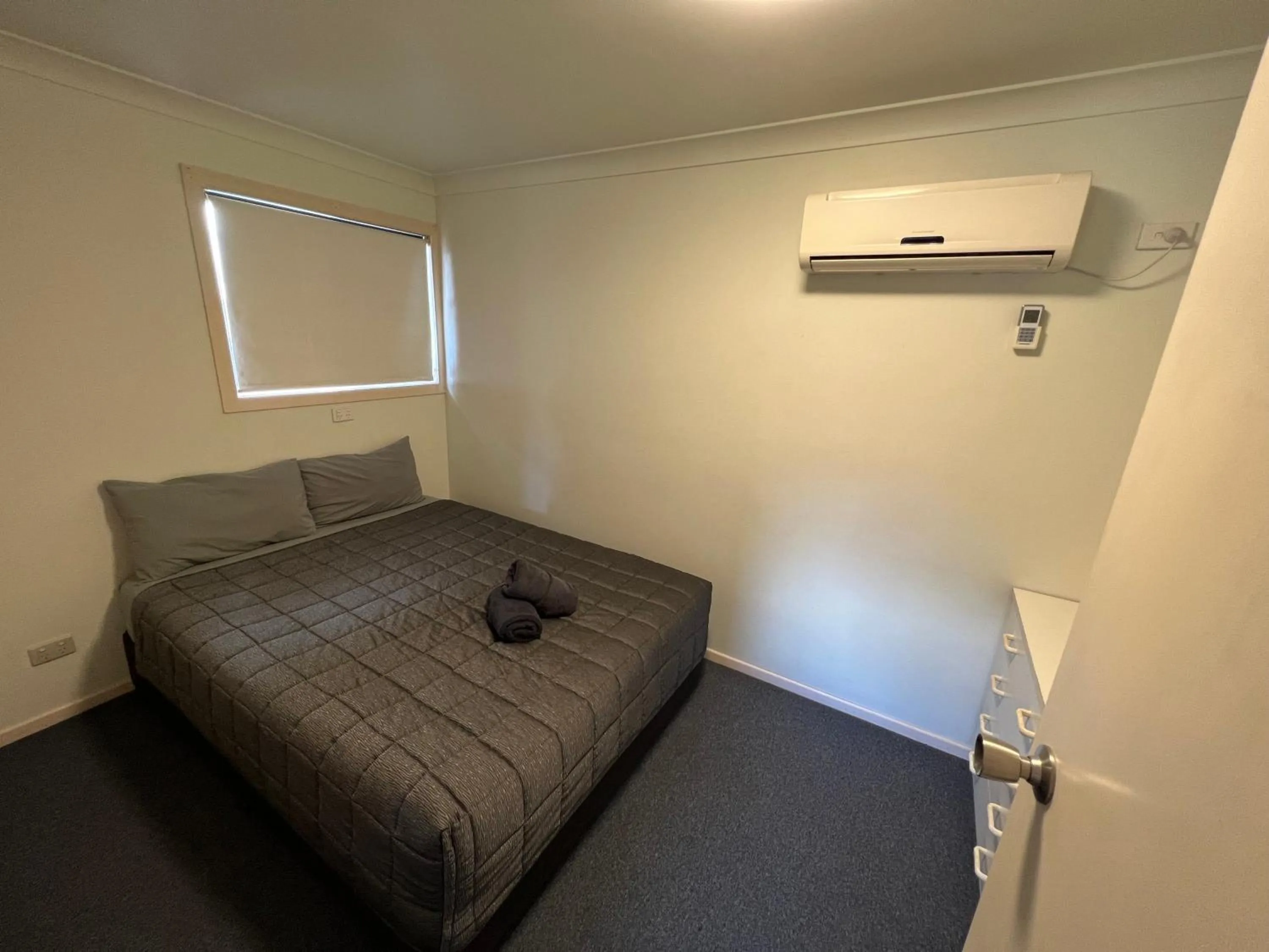 Bed in Hi-Way Motel Grafton - Contactless