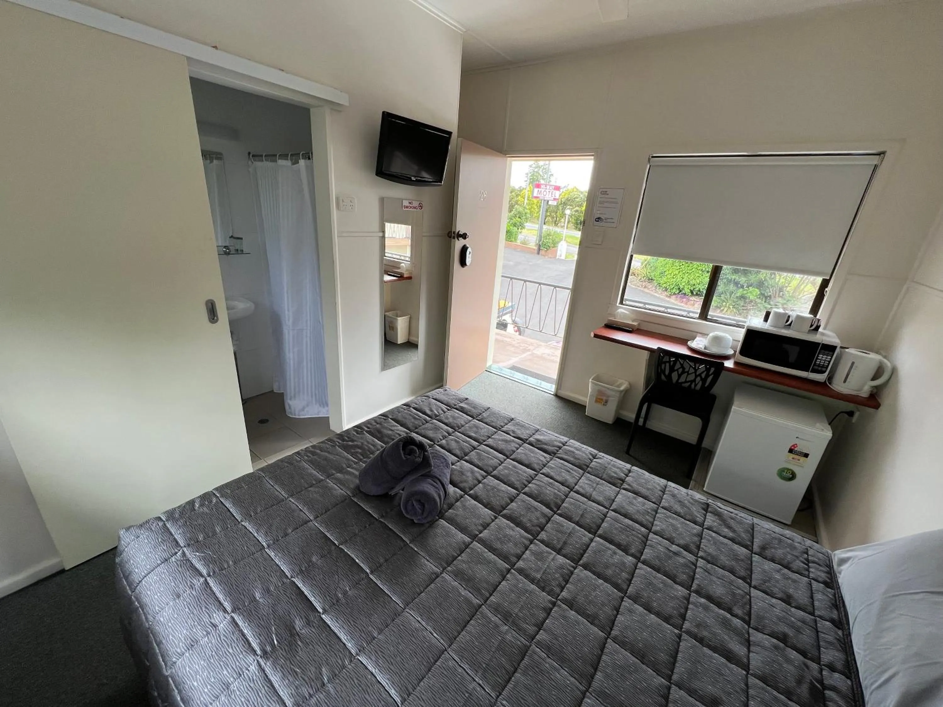 Bed in Hi-Way Motel Grafton - Contactless